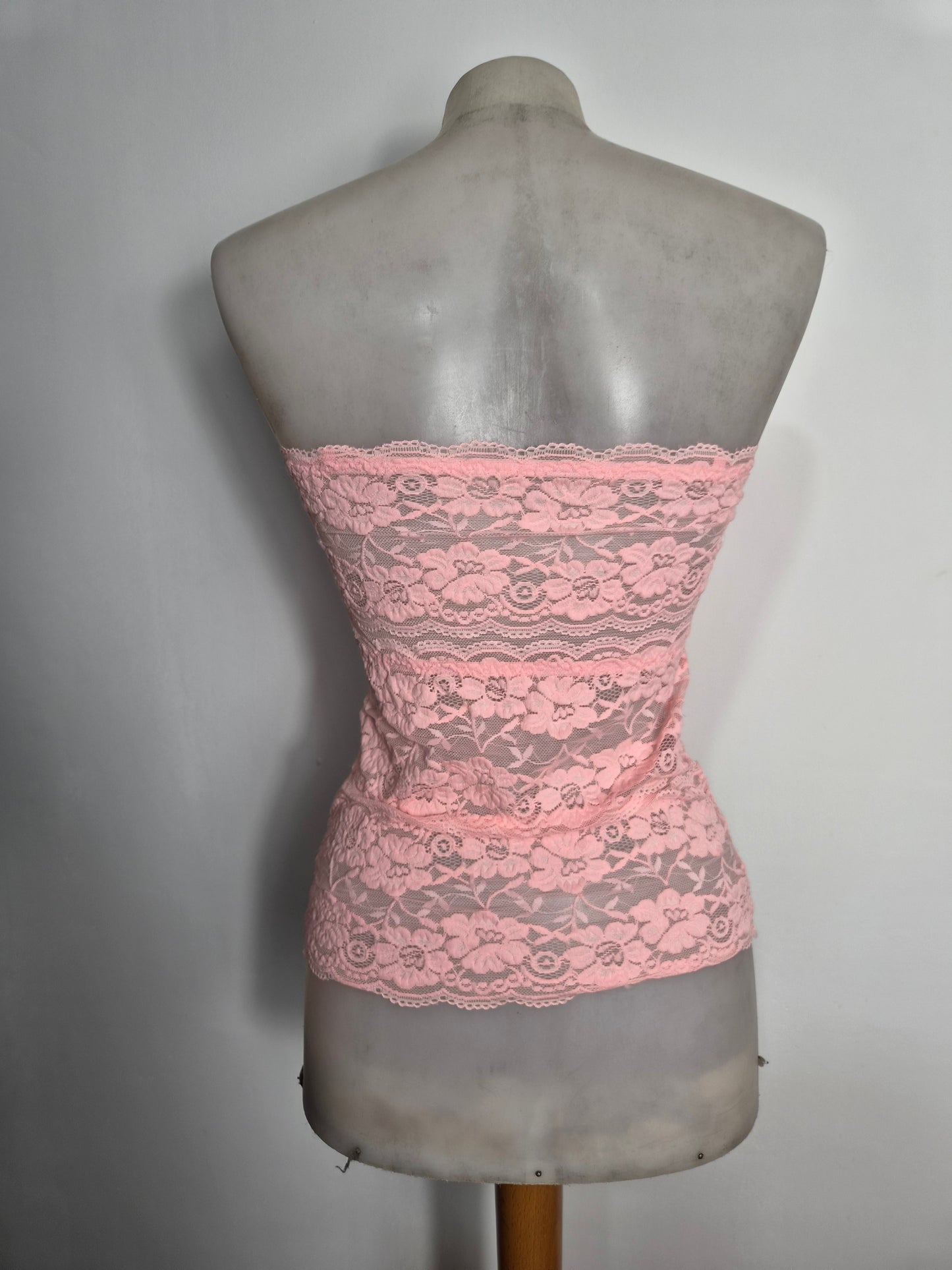 Bustier en dentelle rose