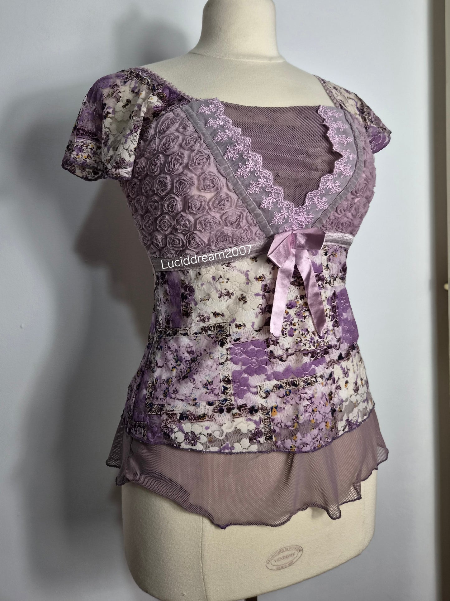 Haut floral multimatières tons lilas