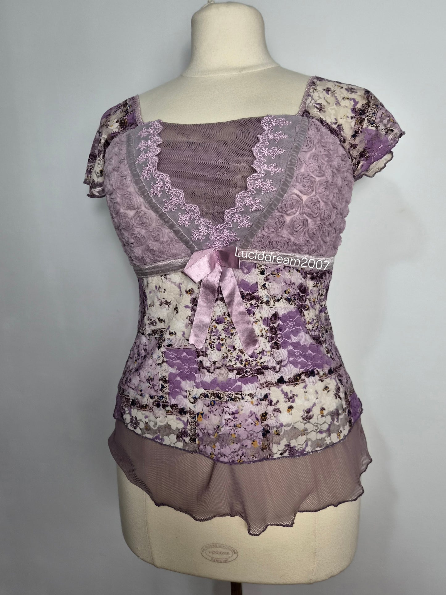 Haut floral multimatières tons lilas