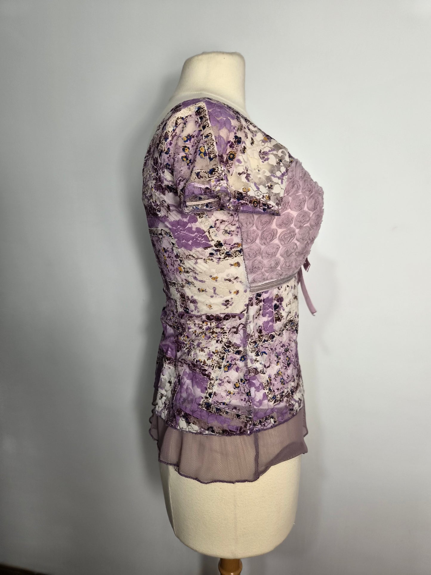 Haut floral multimatières tons lilas