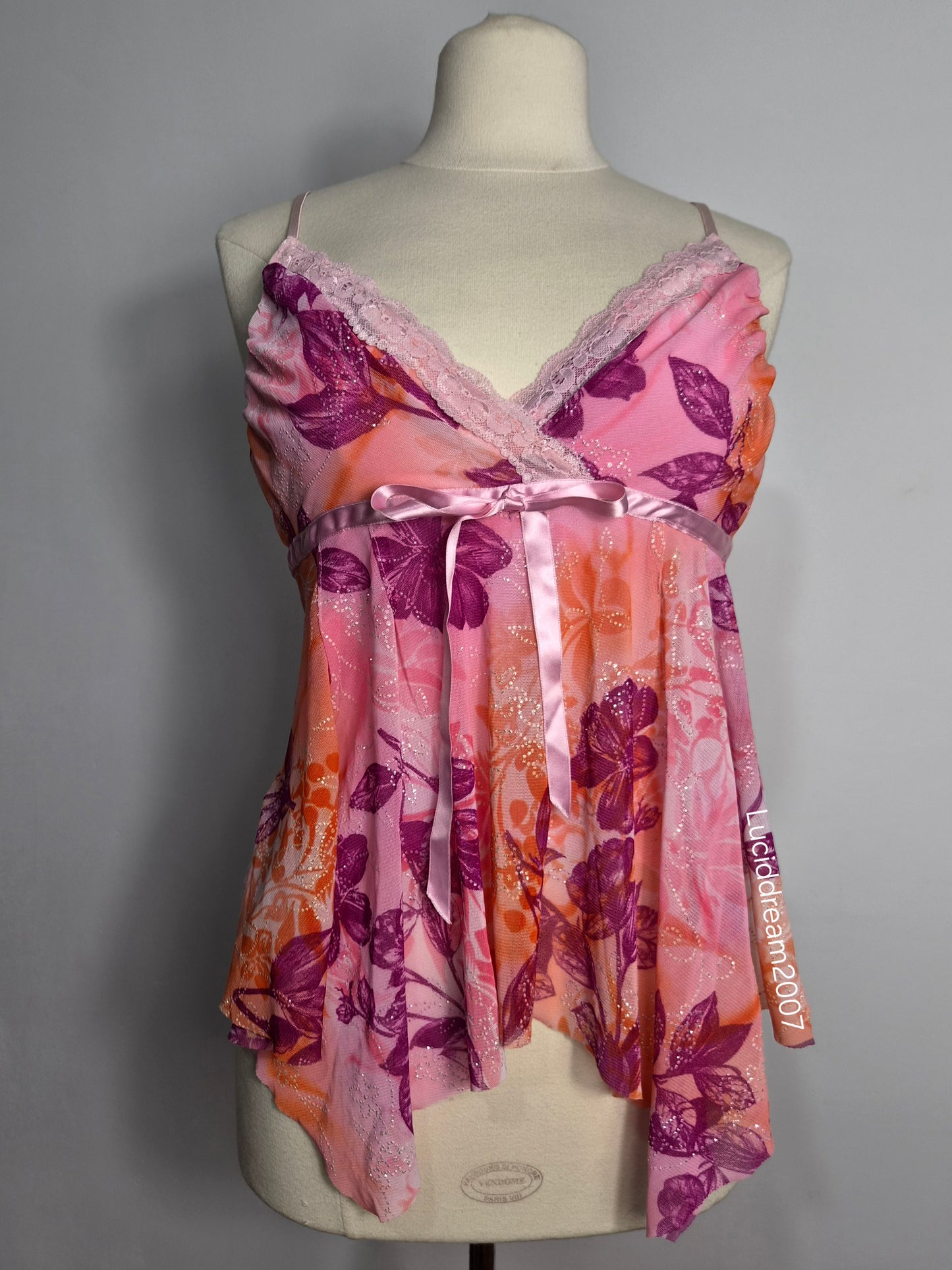 Haut en voile floral asymétrique