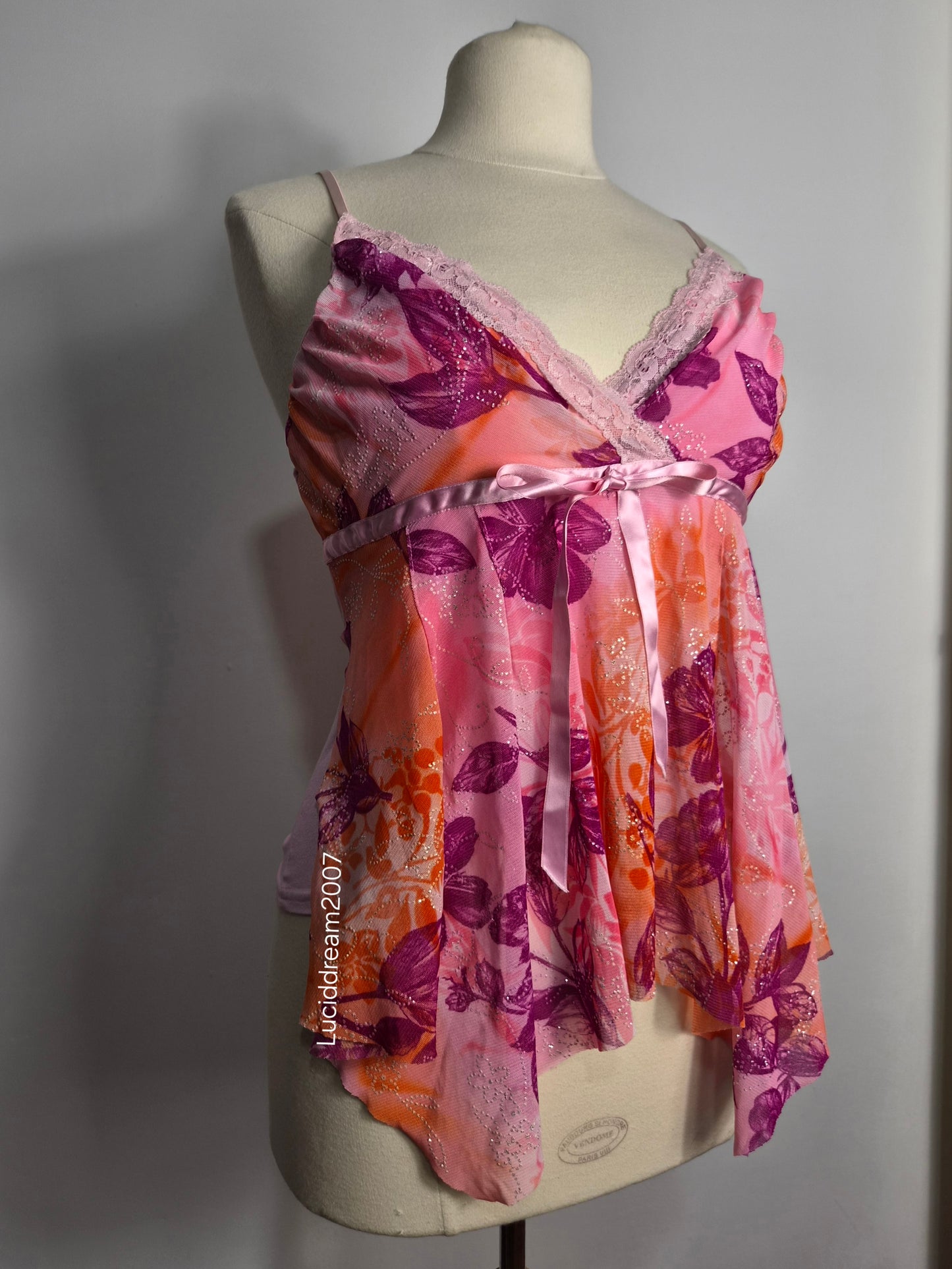 Haut en voile floral asymétrique