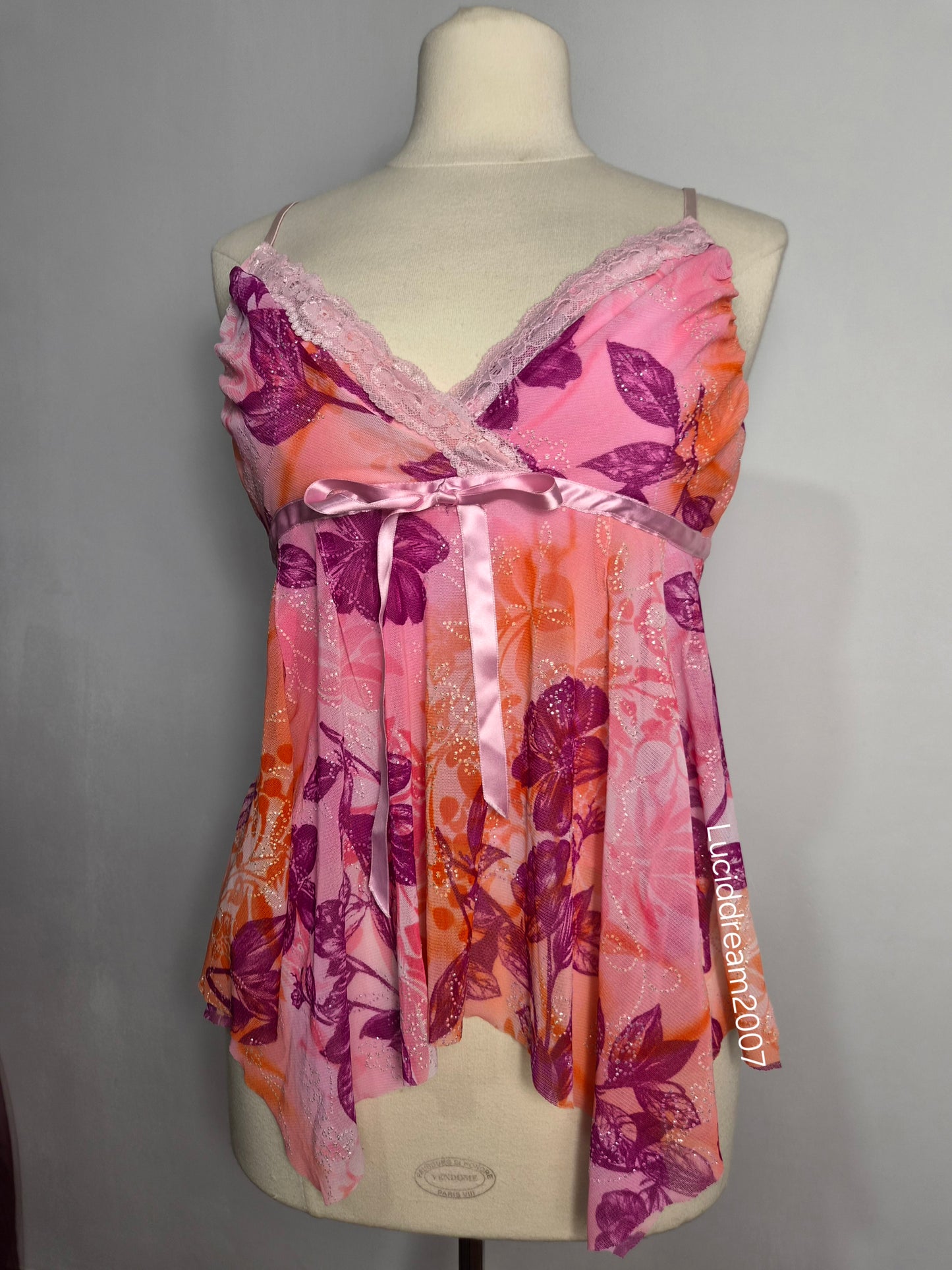 Haut en voile floral asymétrique