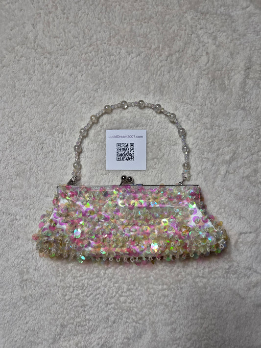 Pochette brodée