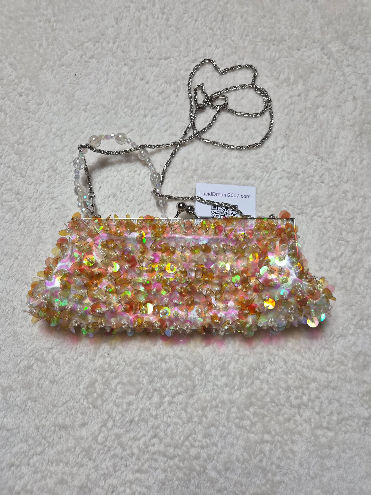 Pochette brodée