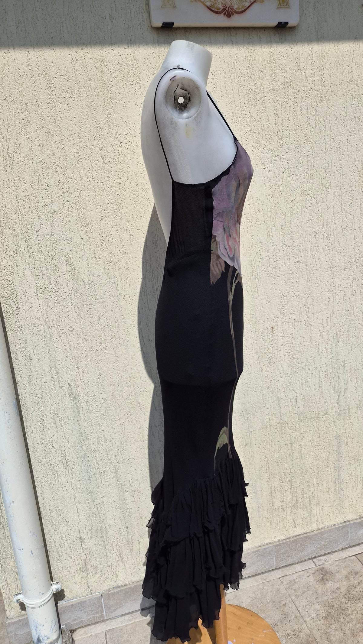 Robe en soie noire motif floral