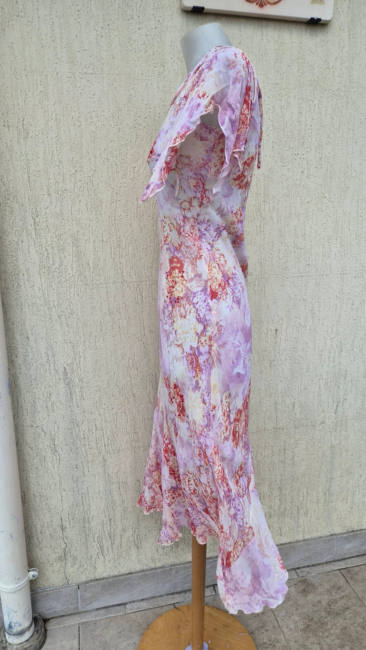 Robe asymétrique fleurie rose