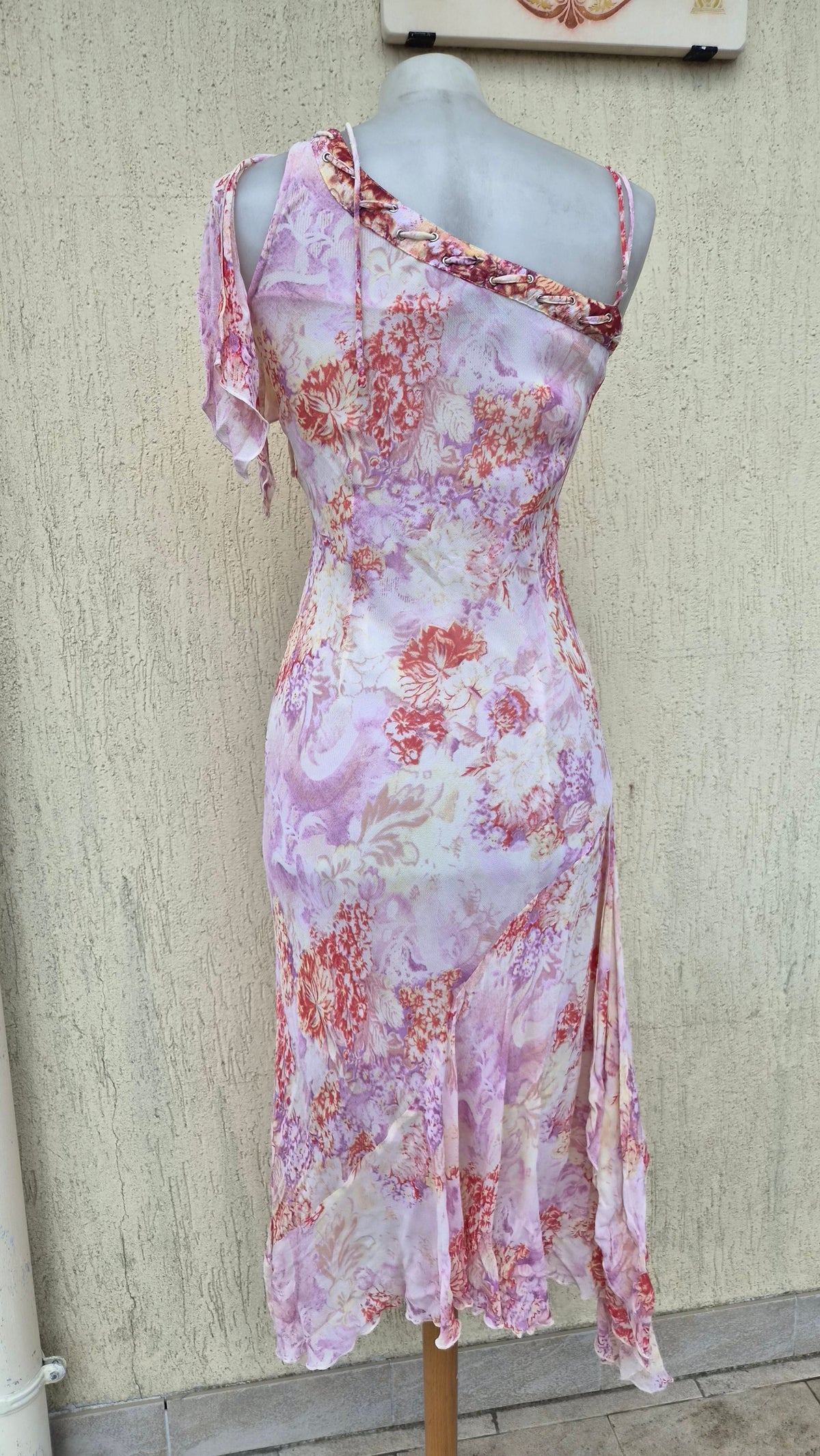 Robe asymétrique fleurie rose