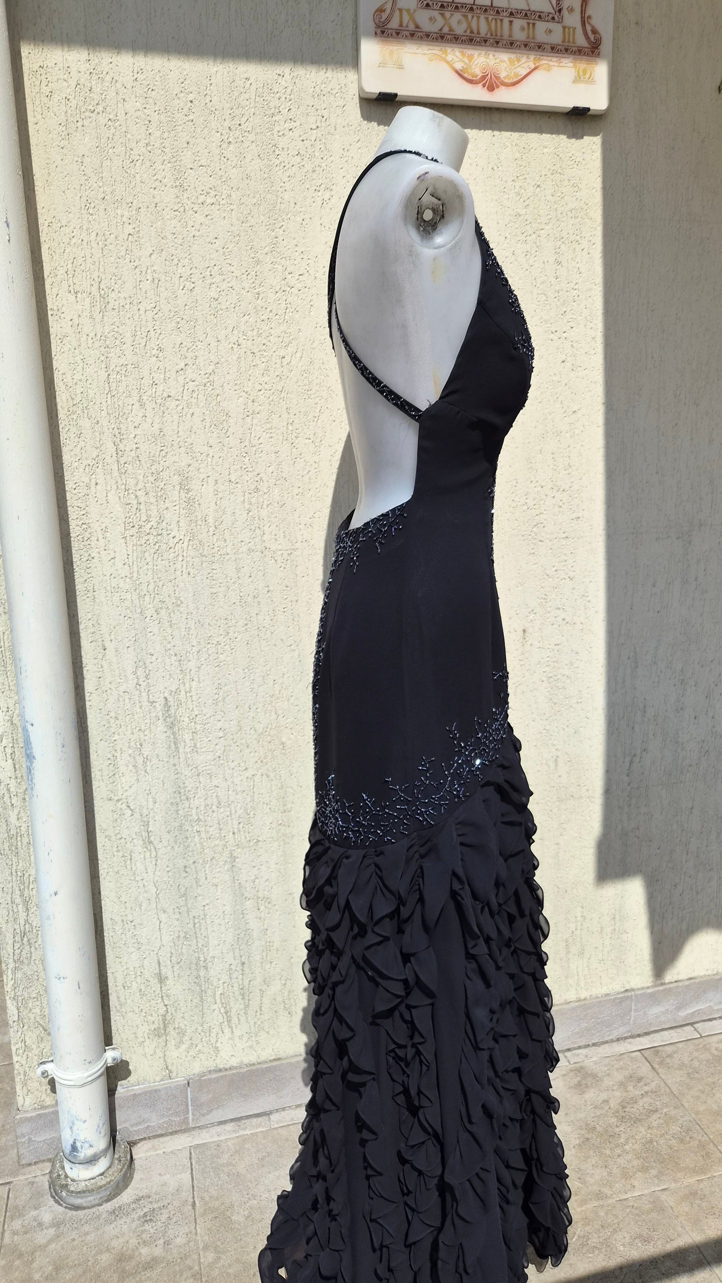Robe dos nu brodée noire