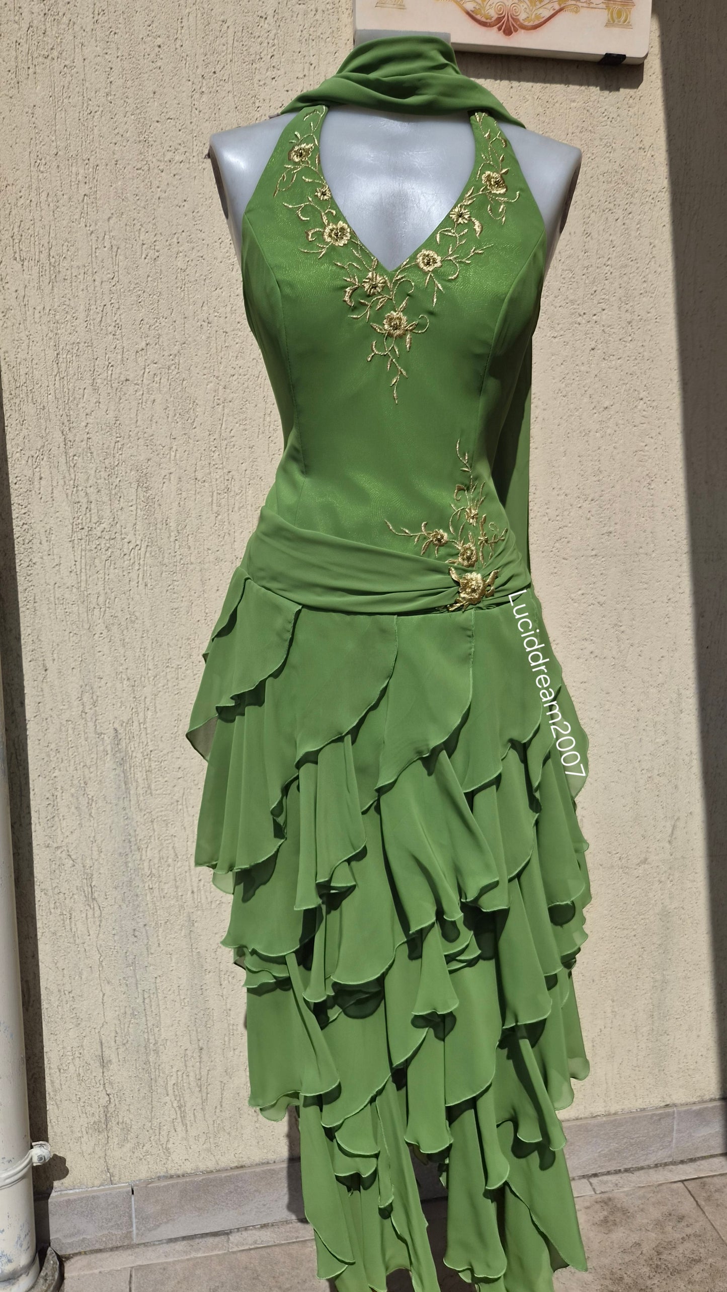 Robe dos nu brodée verte Sonia Pena
