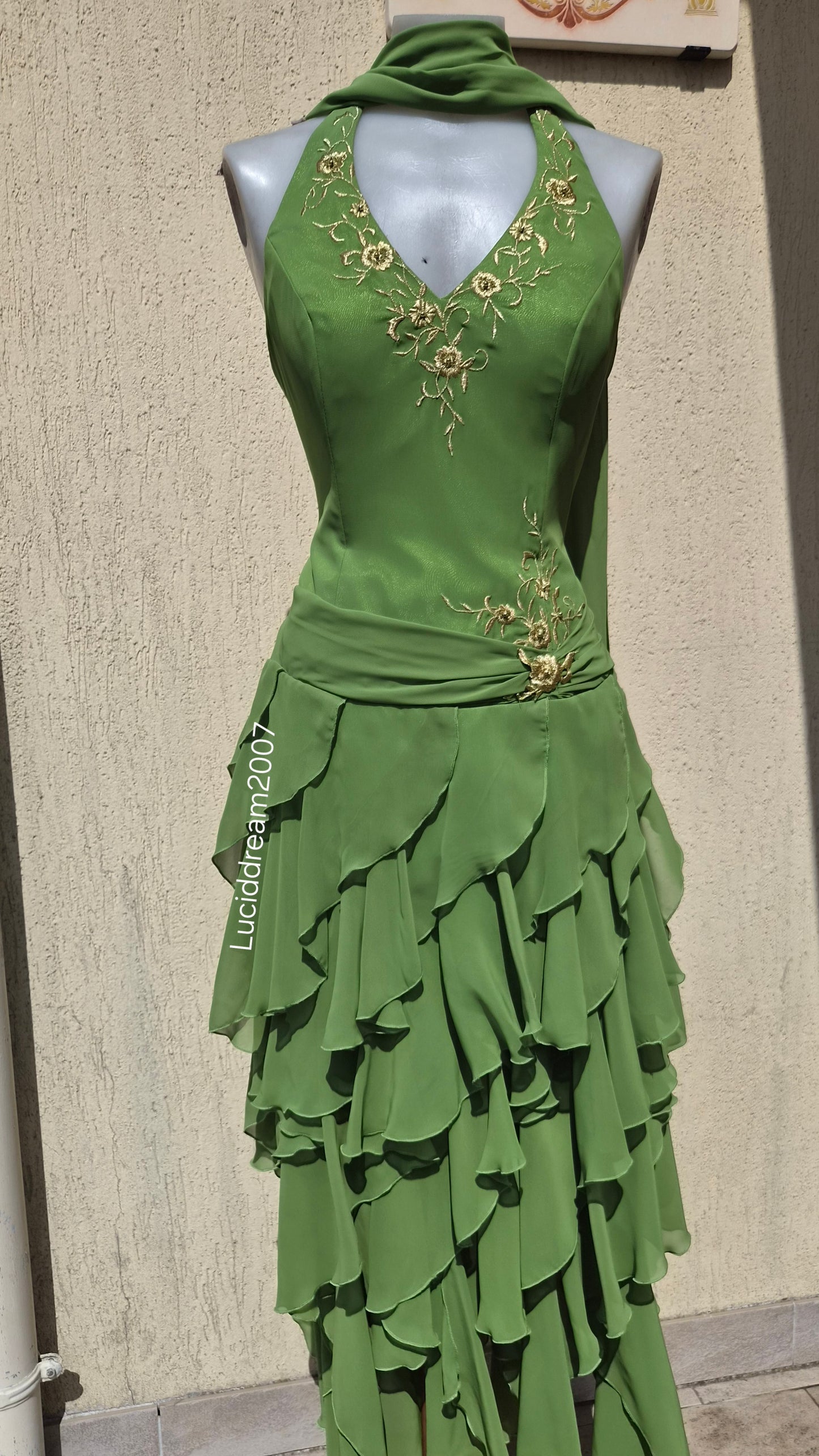 Robe dos nu brodée verte Sonia Pena