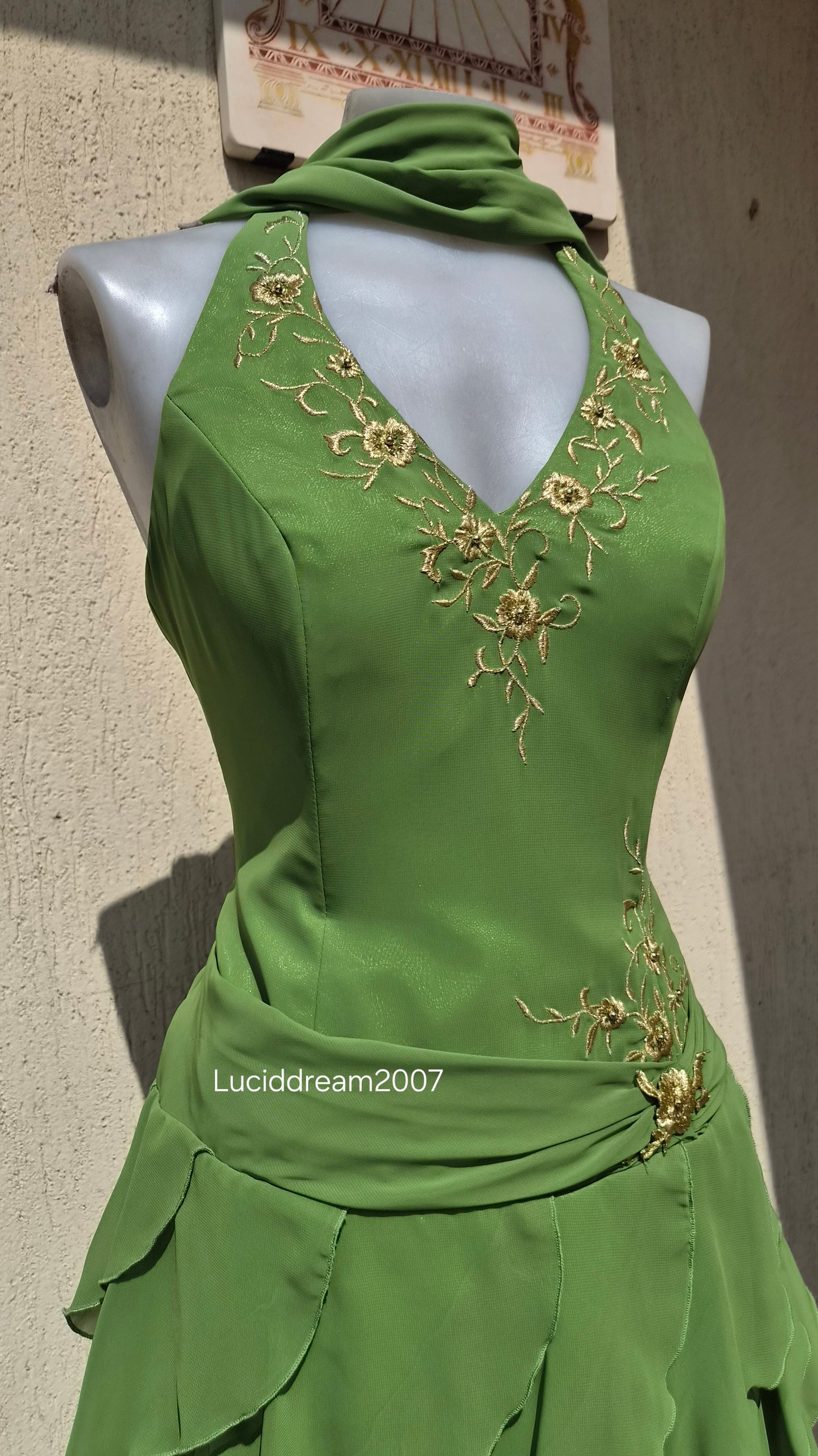 Robe dos nu brodée verte Sonia Pena
