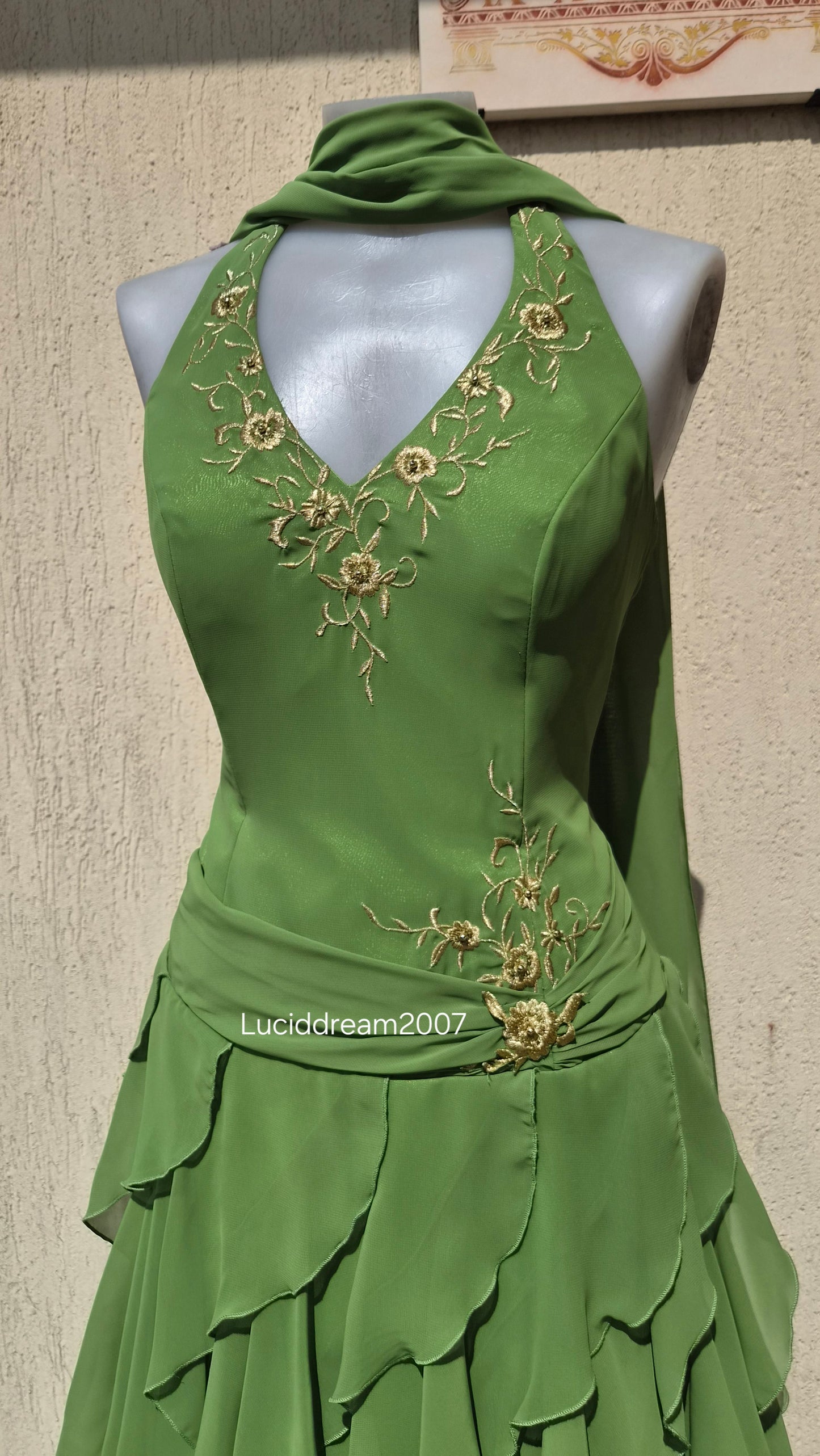 Robe dos nu brodée verte Sonia Pena