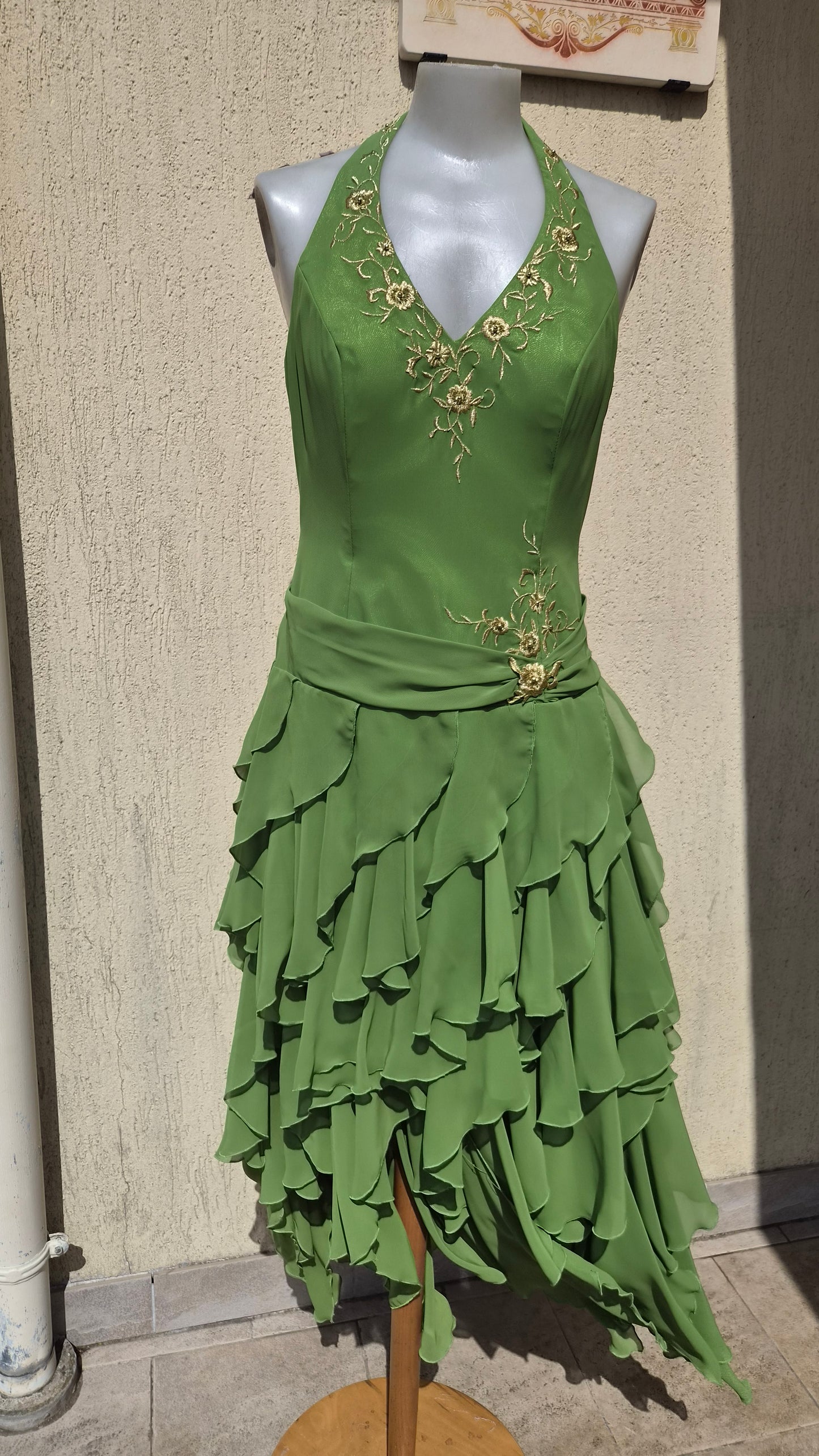Robe dos nu brodée verte Sonia Pena