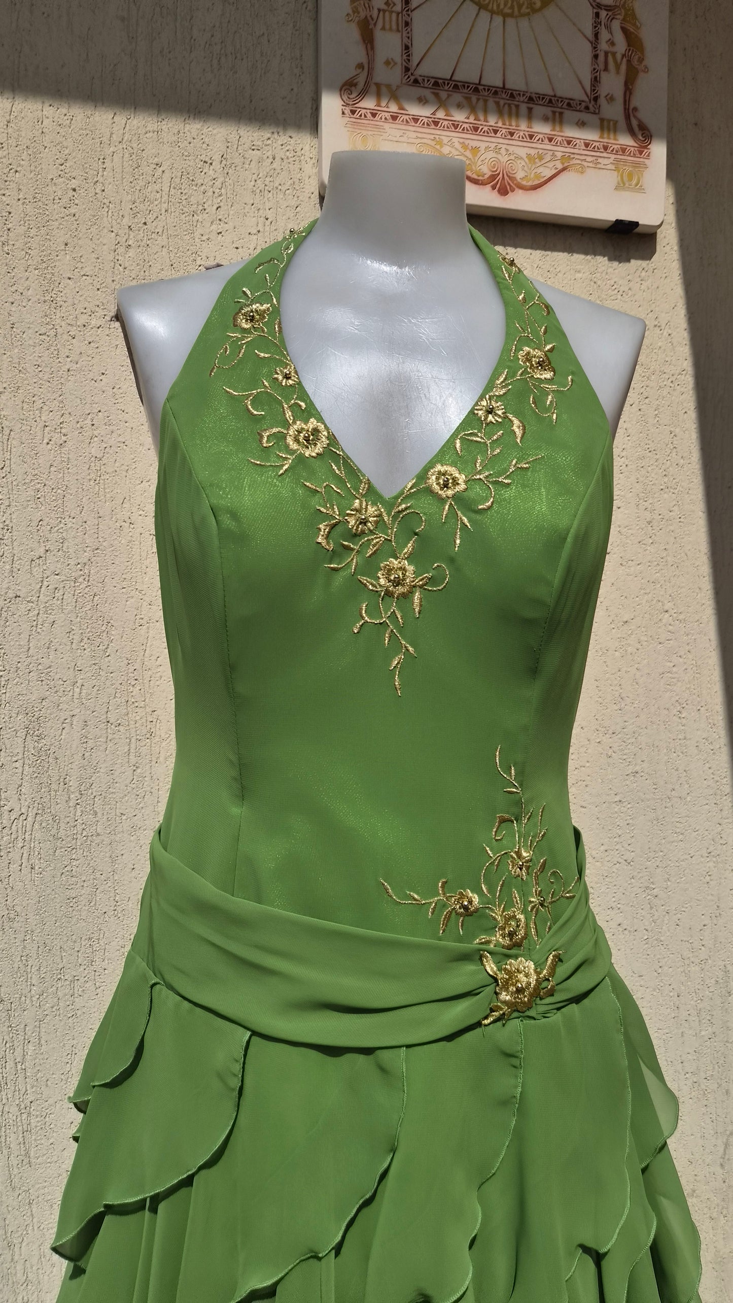 Robe dos nu brodée verte Sonia Pena