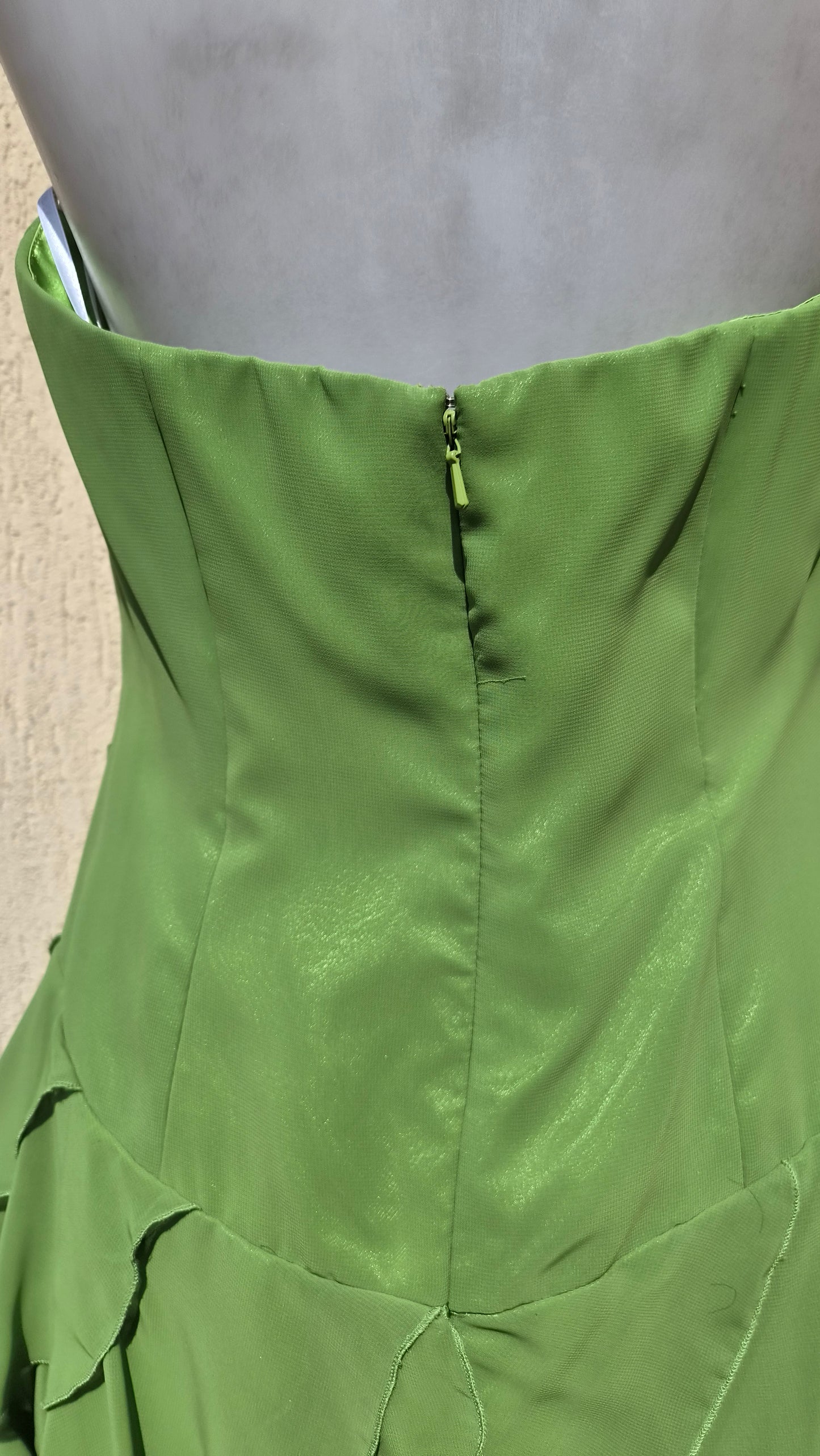 Robe dos nu brodée verte Sonia Pena