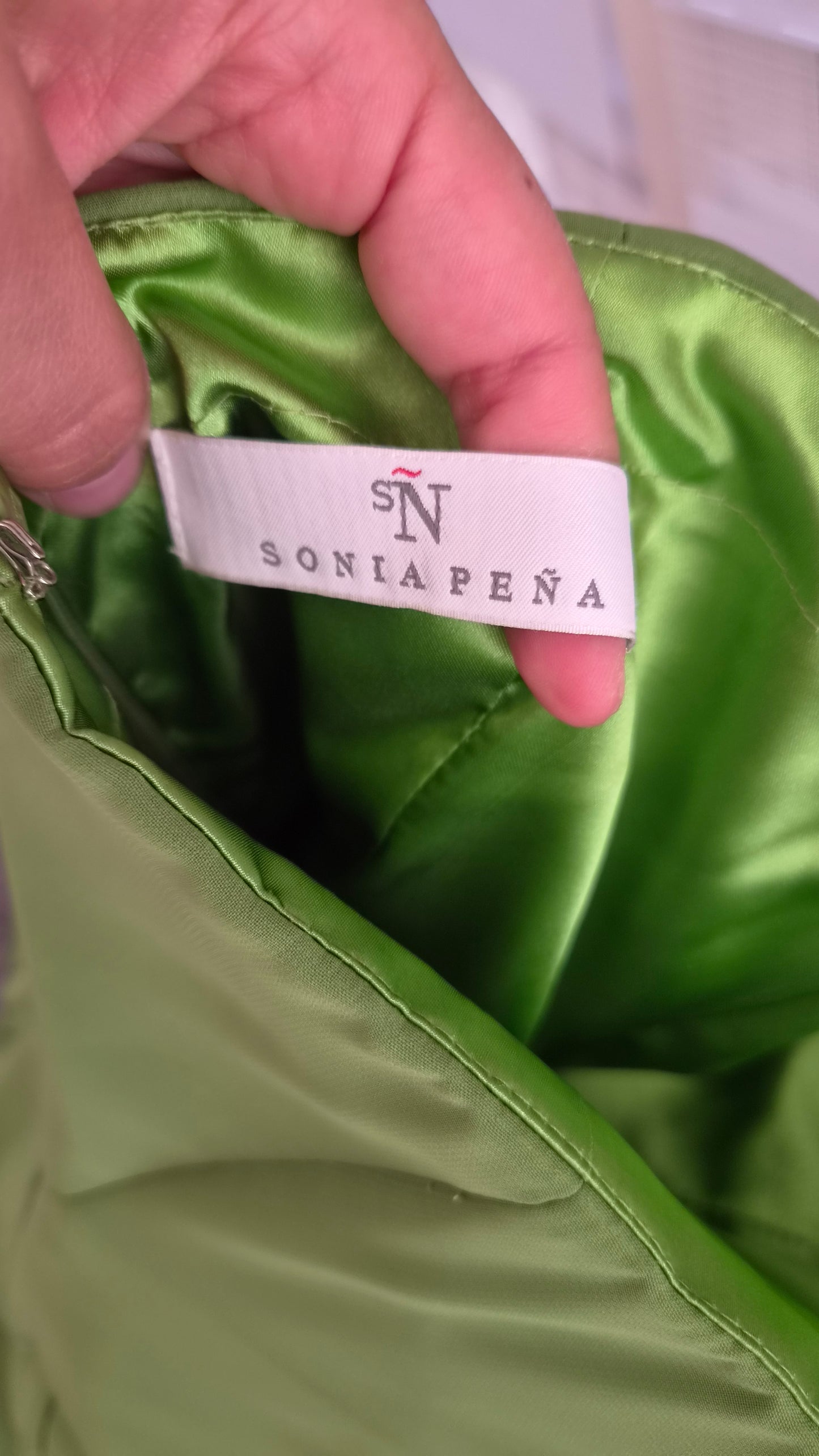 Robe dos nu brodée verte Sonia Pena