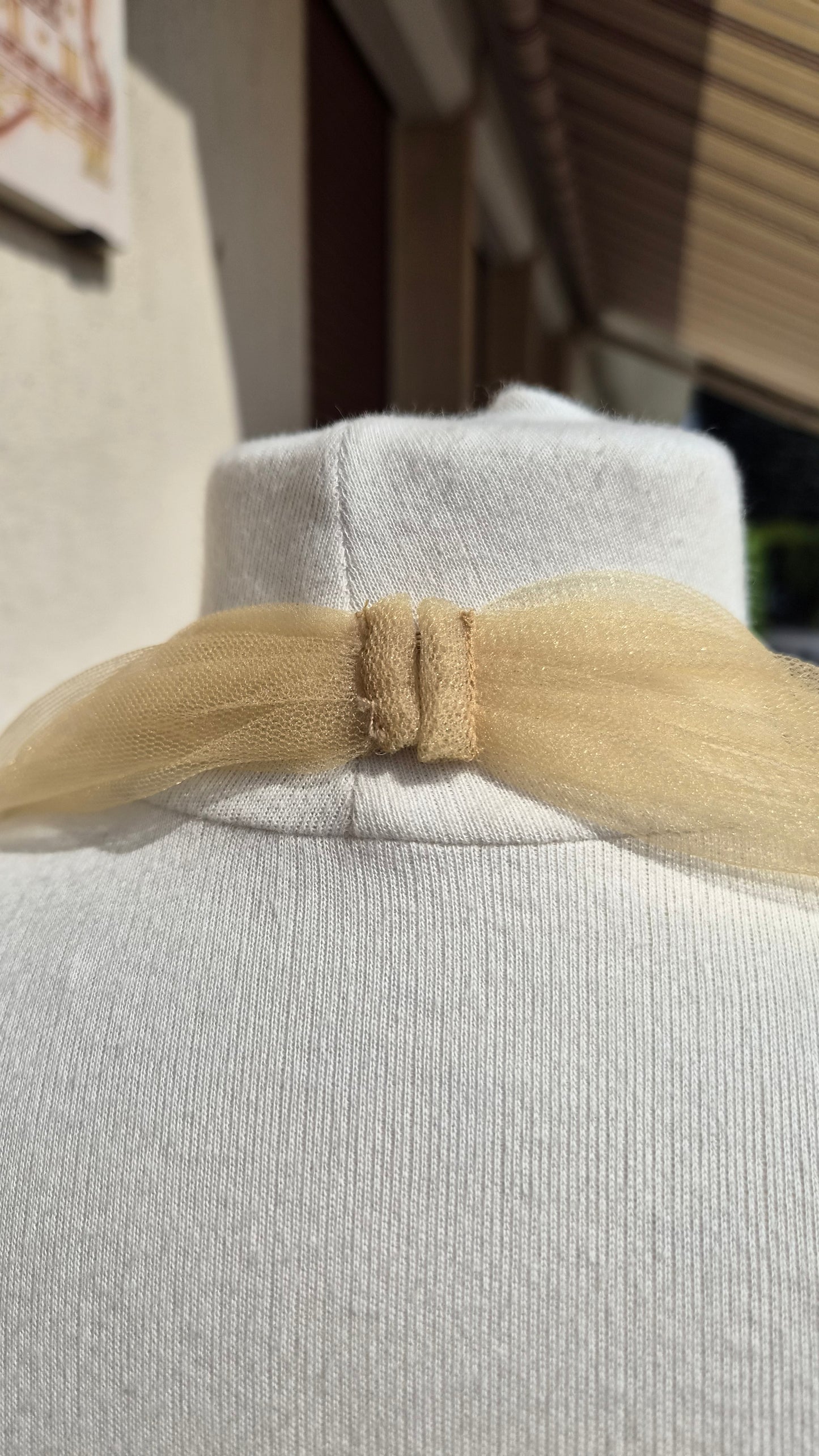 Ensemble brodé beige et doré Musani Couture