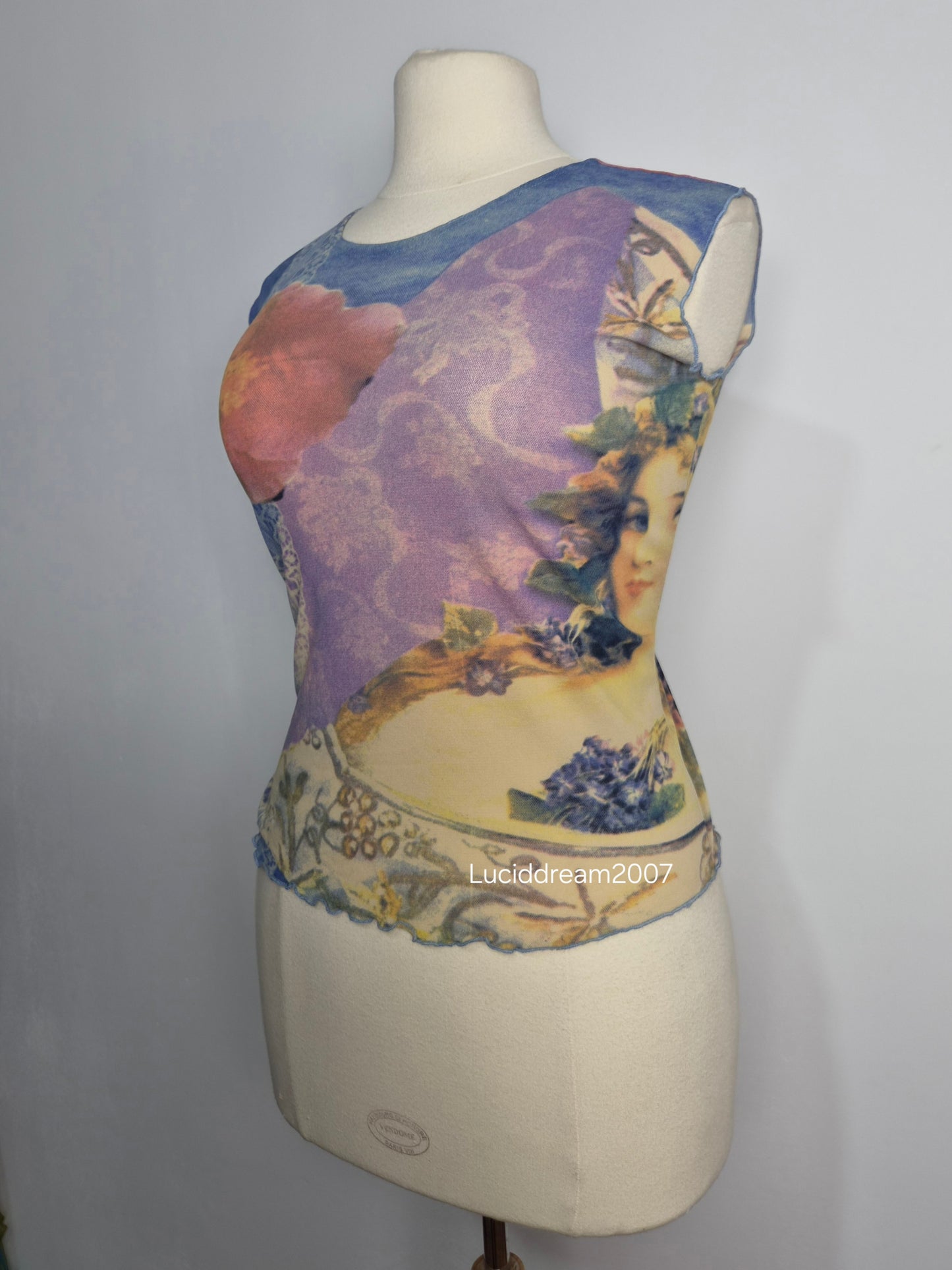 Haut en voile motif Renaissance ou Art Nouveau