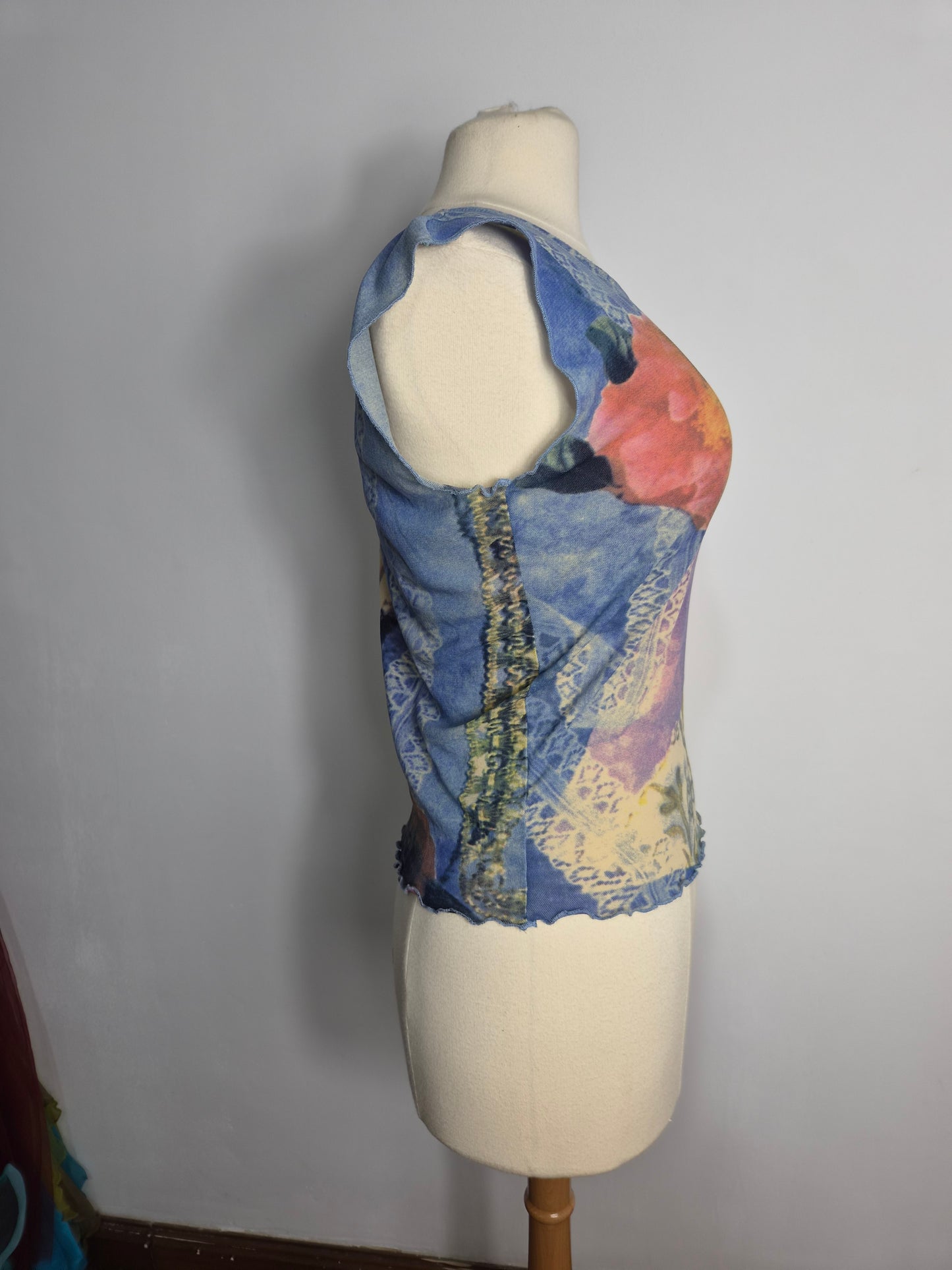 Haut en voile motif Renaissance ou Art Nouveau