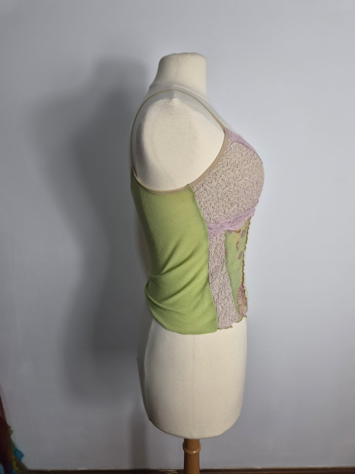 Haut dentelle rose et vert