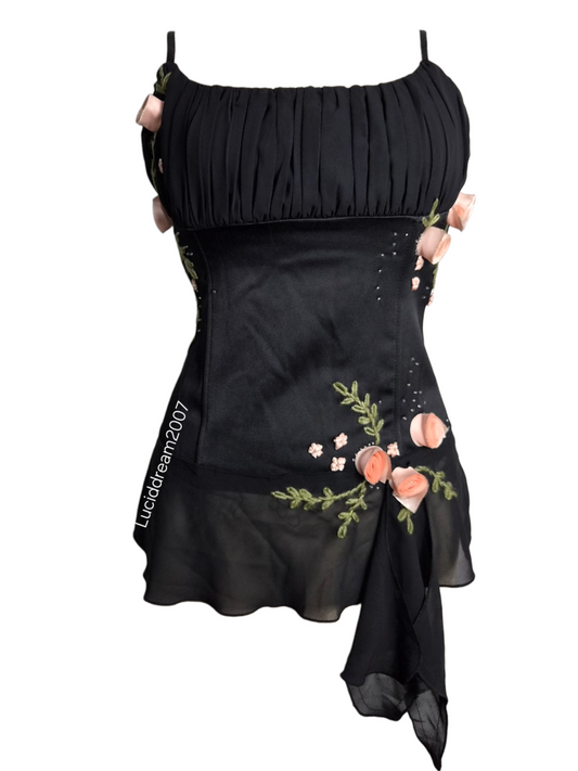 Haut asymétrique avec fleurs 3D