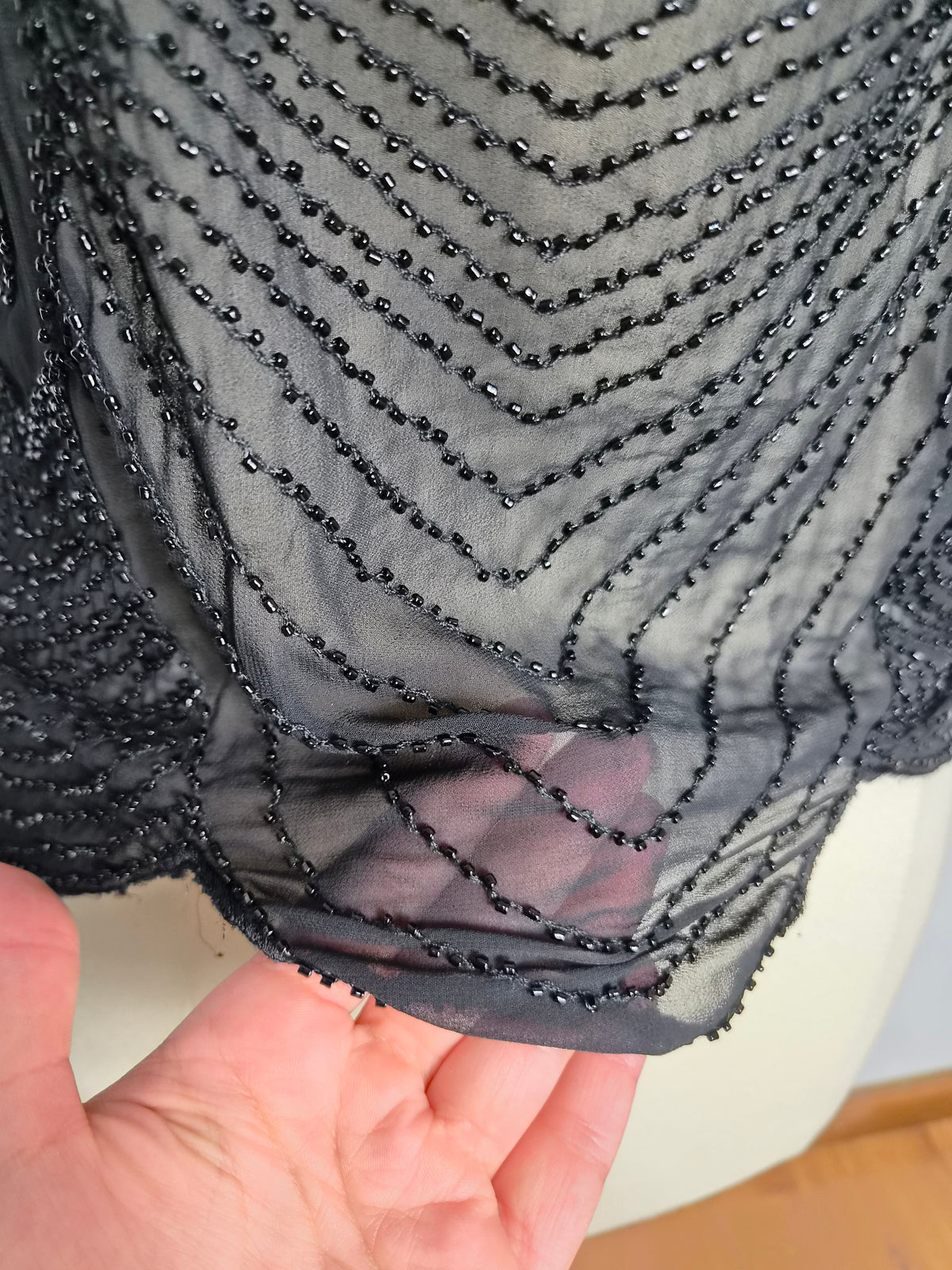 Haut en voile noir brodé