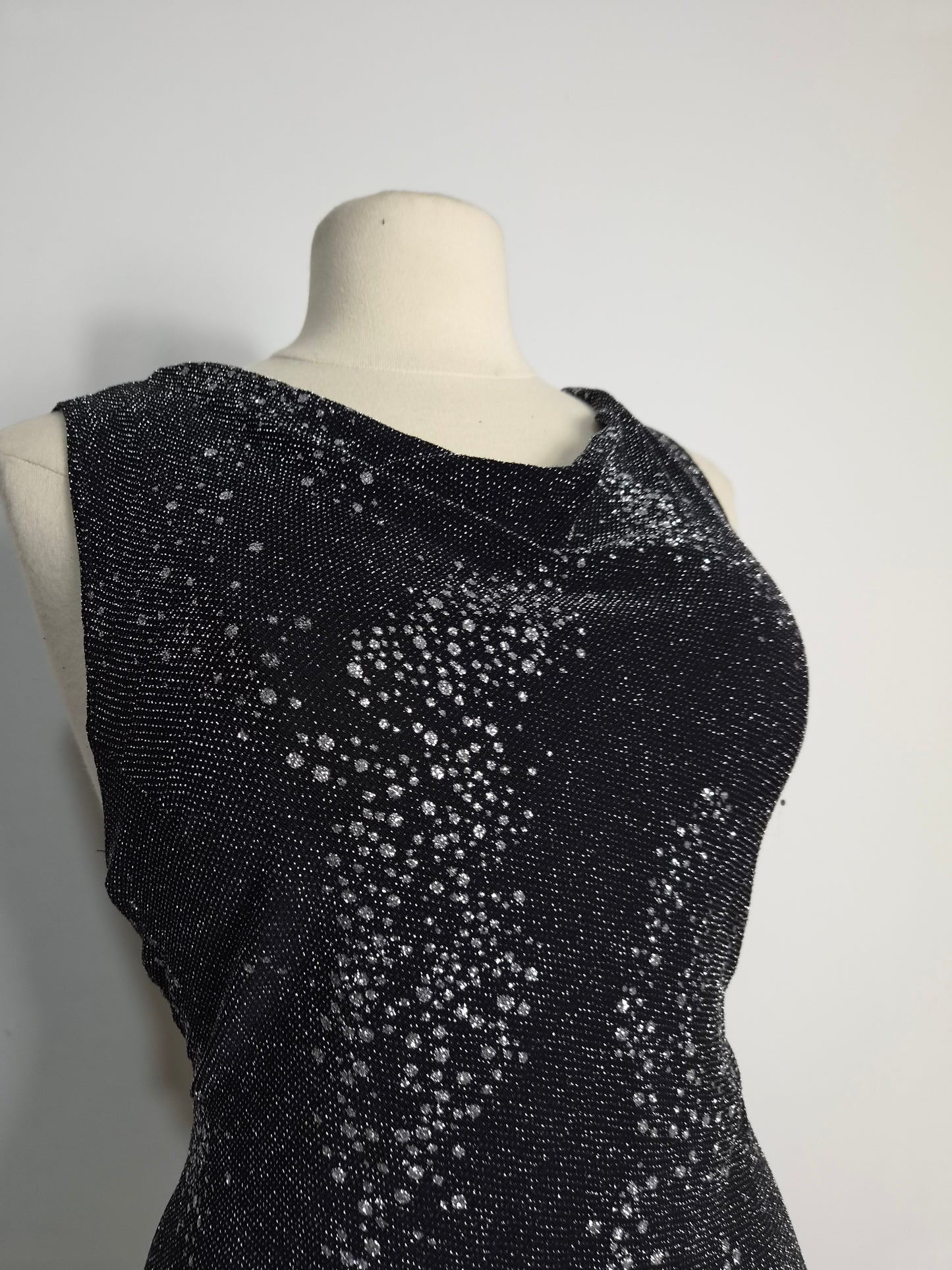 Haut col bénitier noir à strass argenté