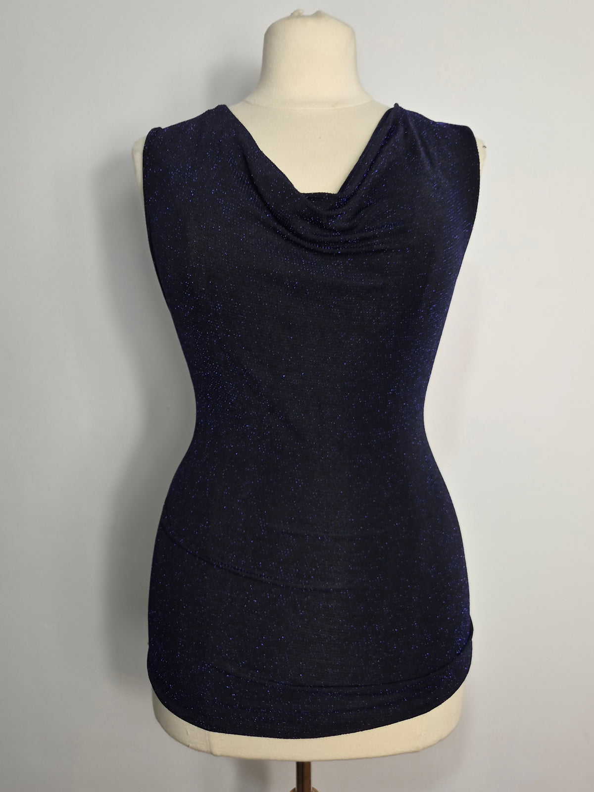 Haut col bénitier noir à strass bleu