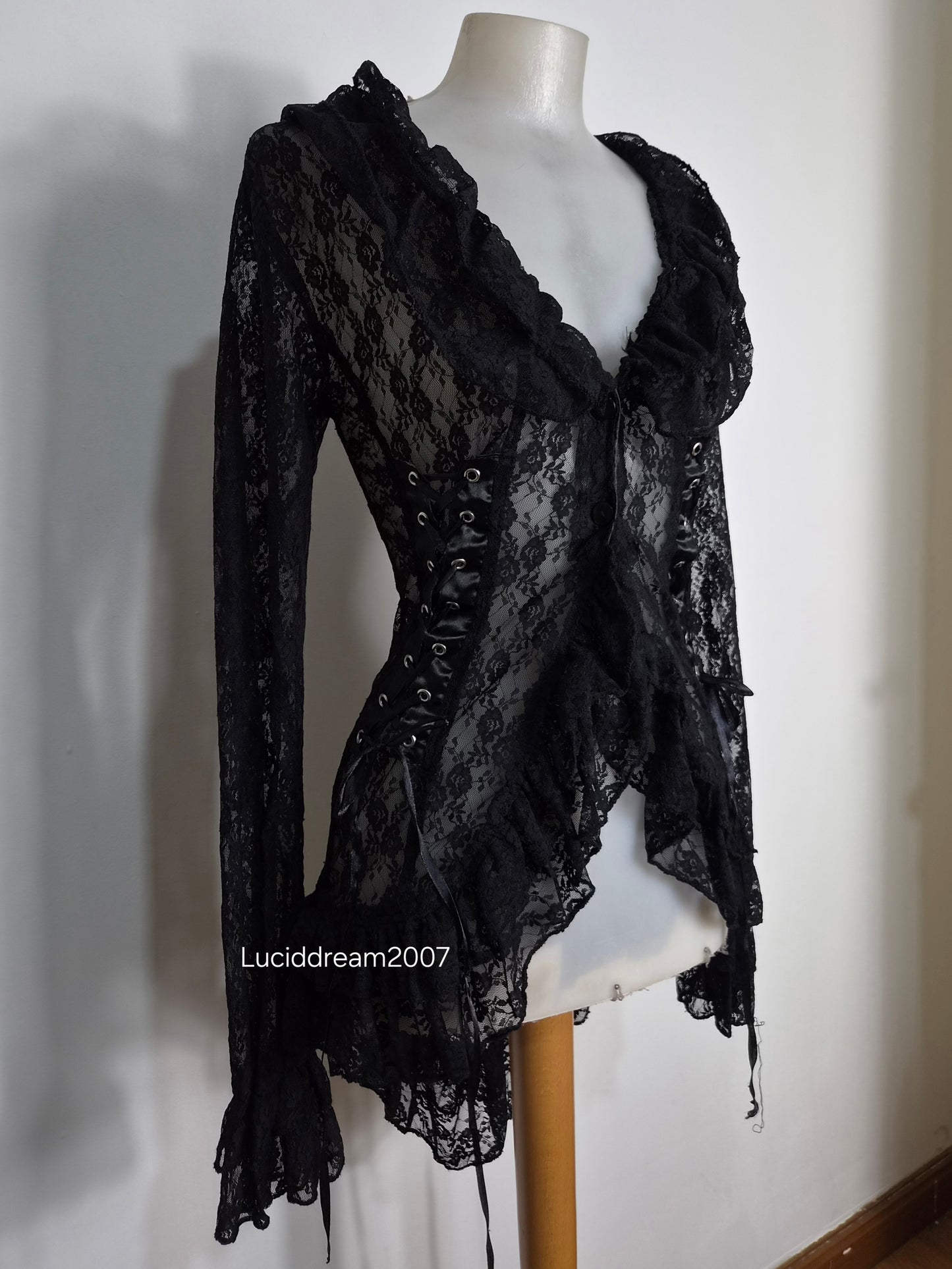Chemisier en dentelle noir Poizen Industries