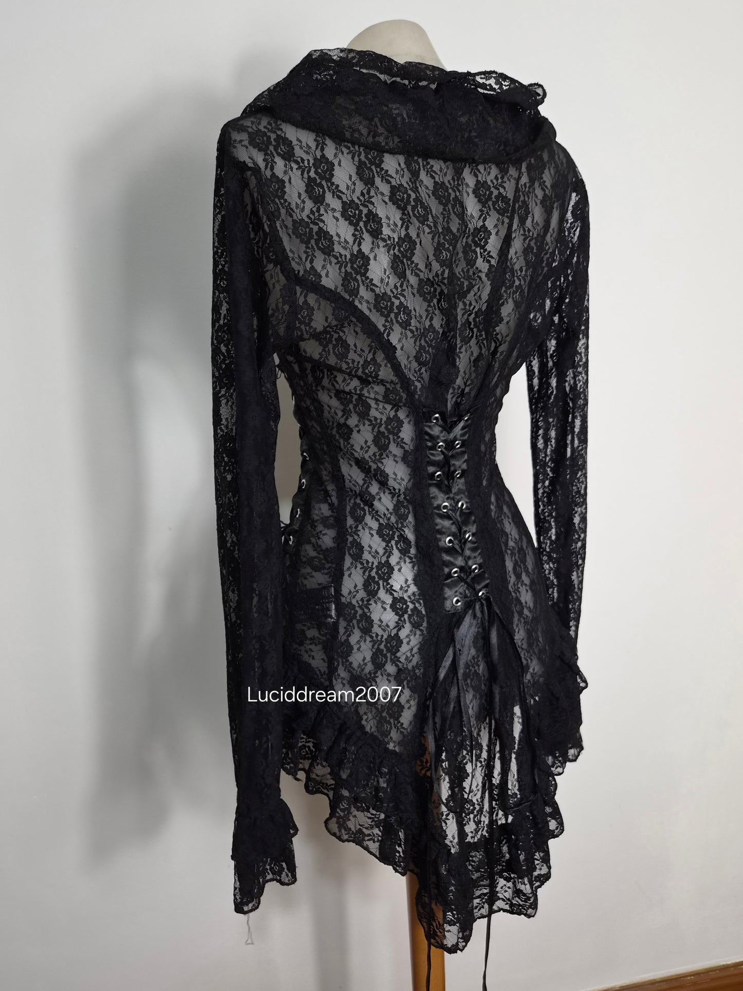 Chemisier en dentelle noir Poizen Industries