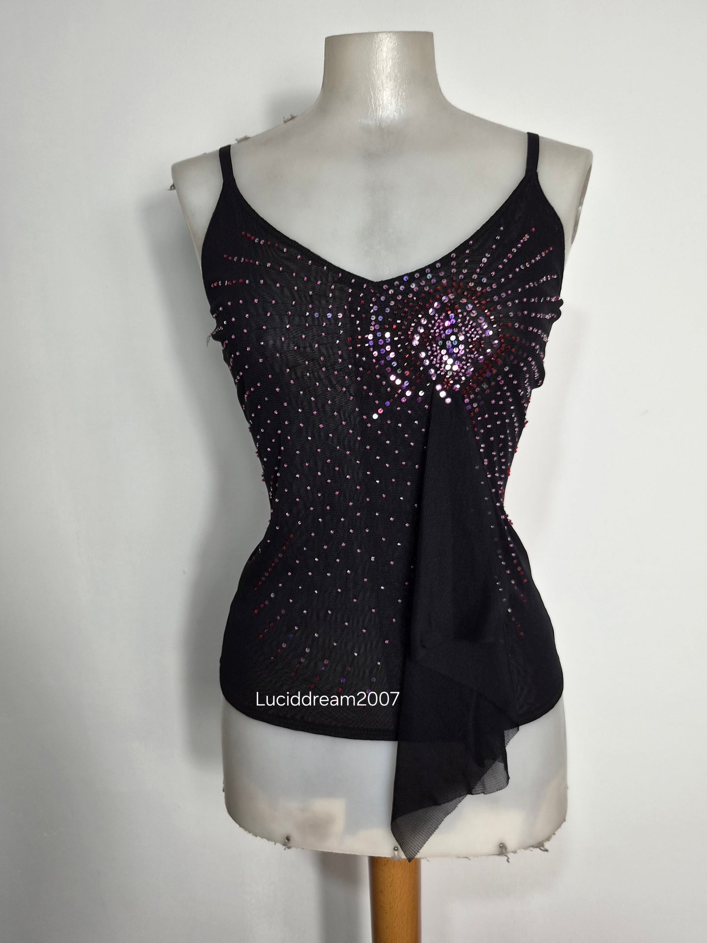 Haut en voile asymétrique à strass