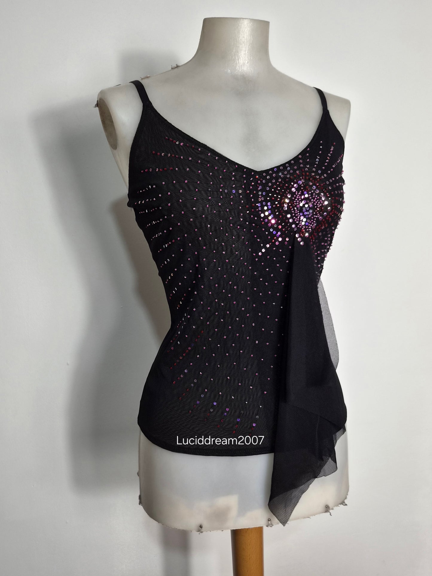 Haut en voile asymétrique à strass