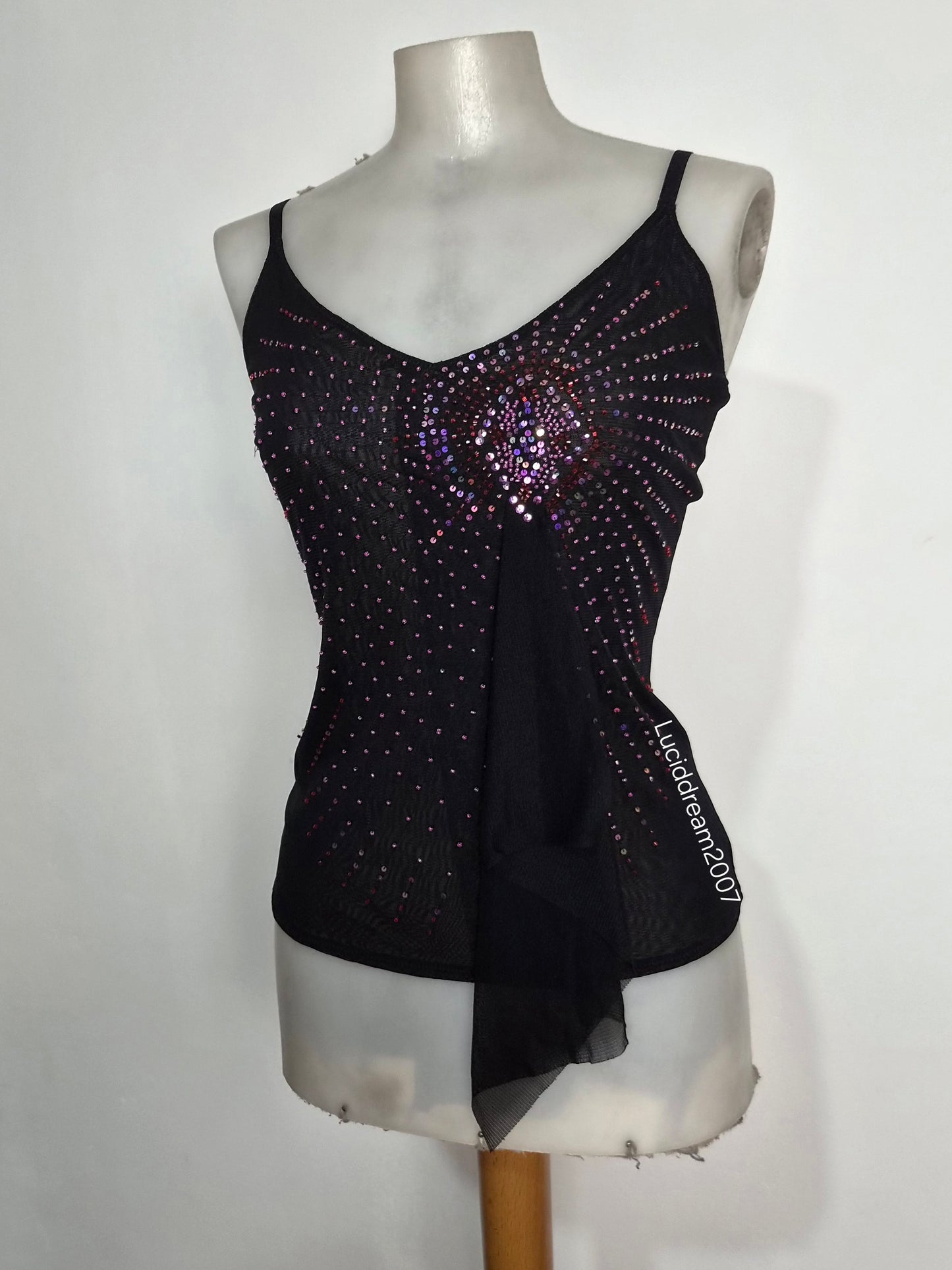 Haut en voile asymétrique à strass