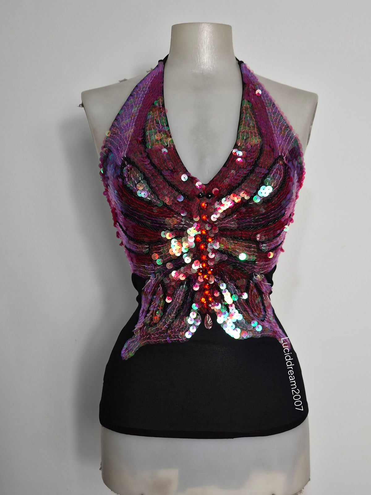 Haut en voile brodé motif papillon