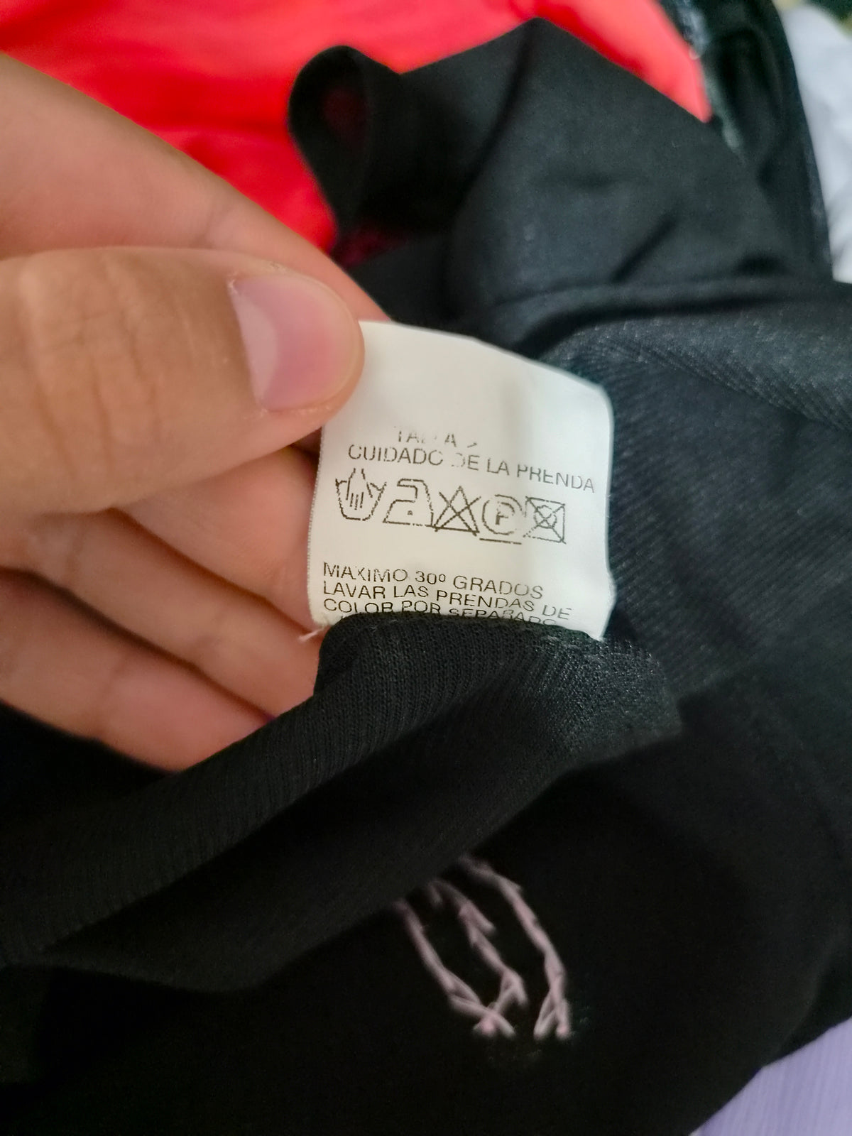 Haut en voile brodé motif papillon