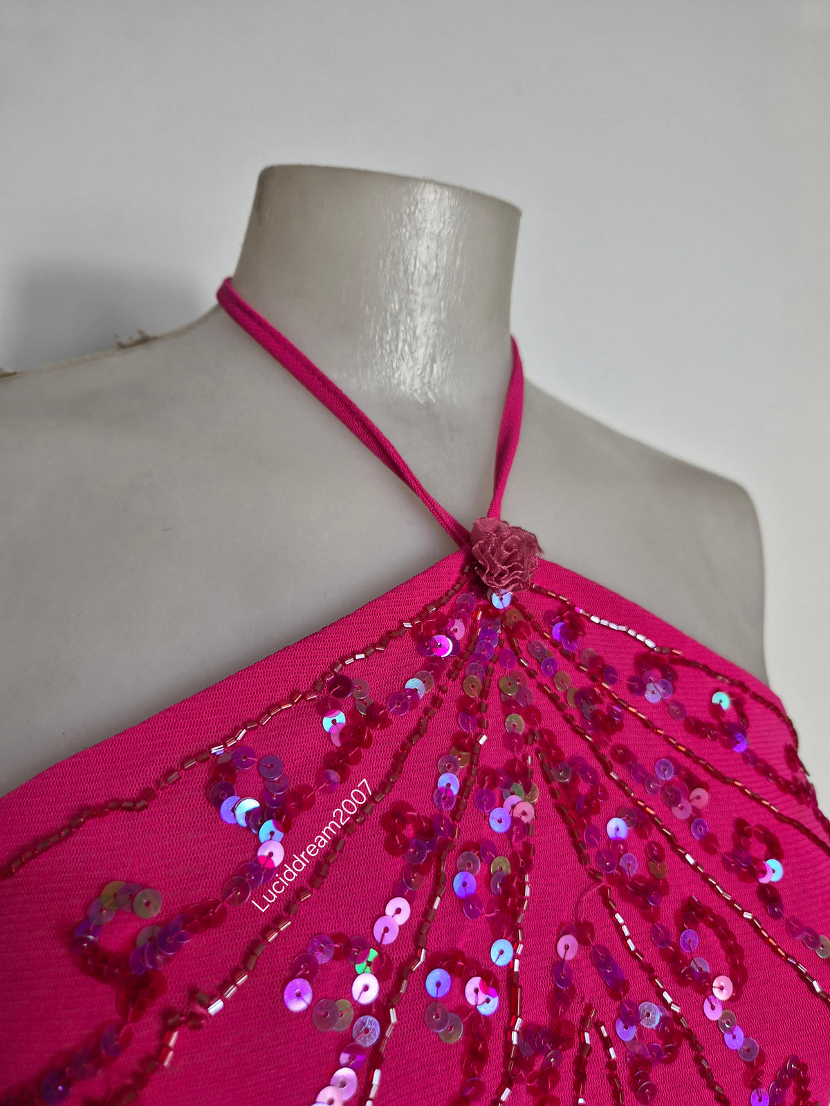Haut en voile rose brodé