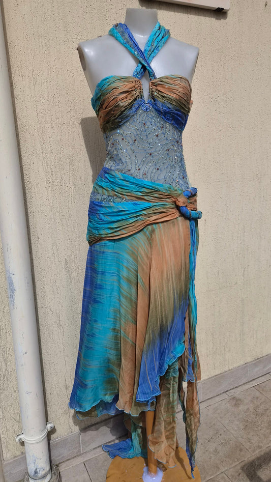 Robe bleue et marron brodée