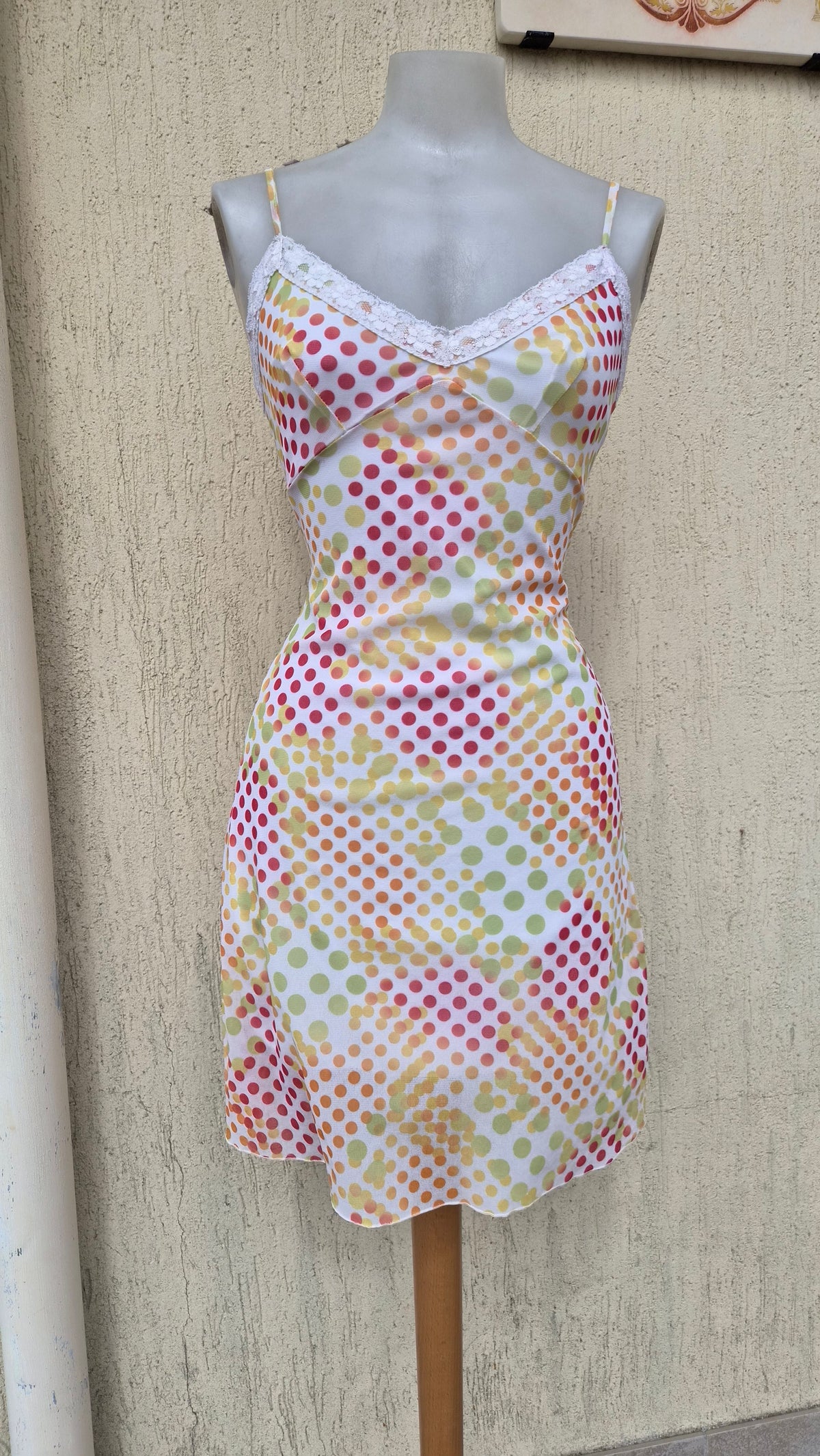 Robe en voile à pois