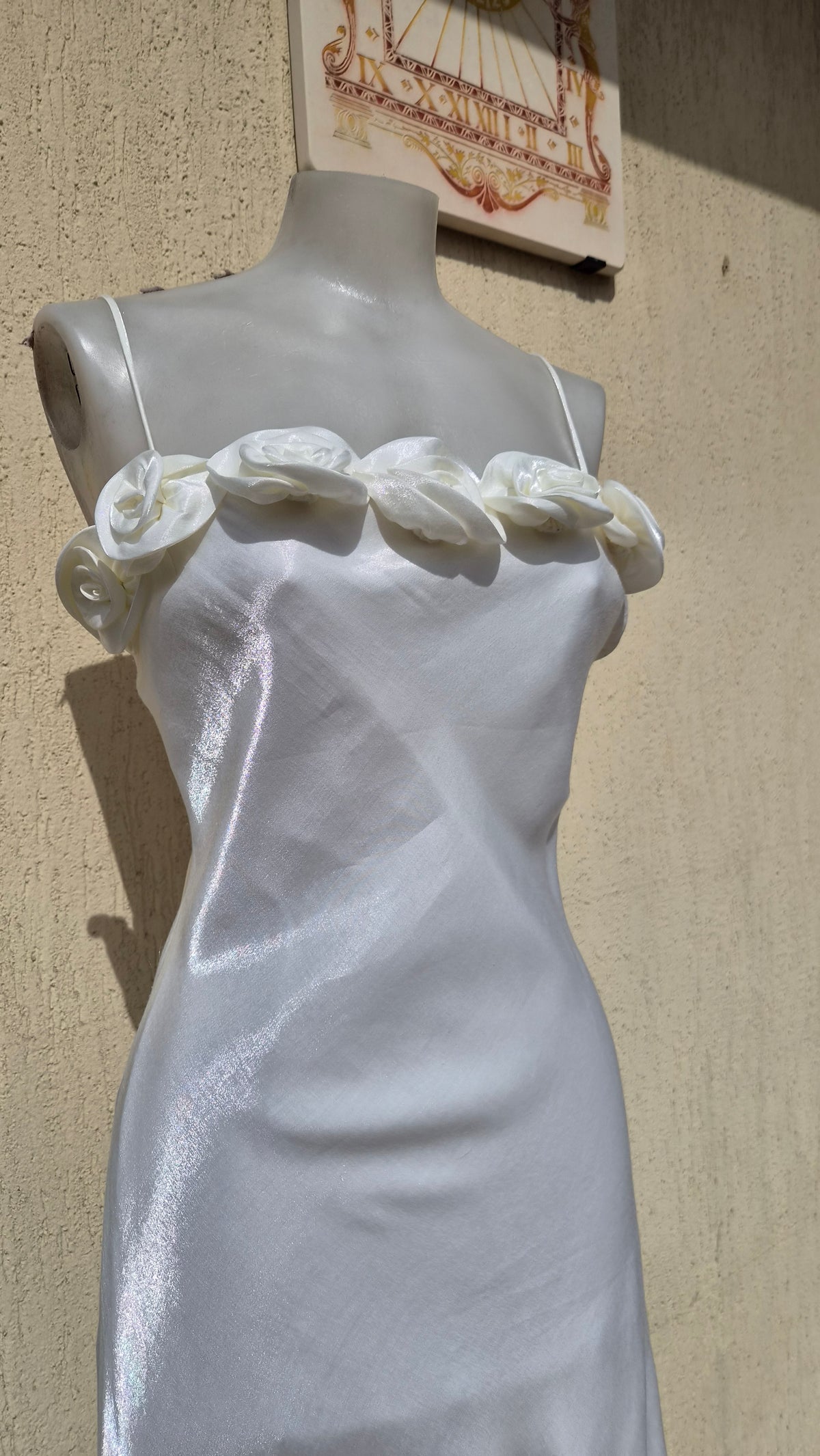 Robe satinée blanche