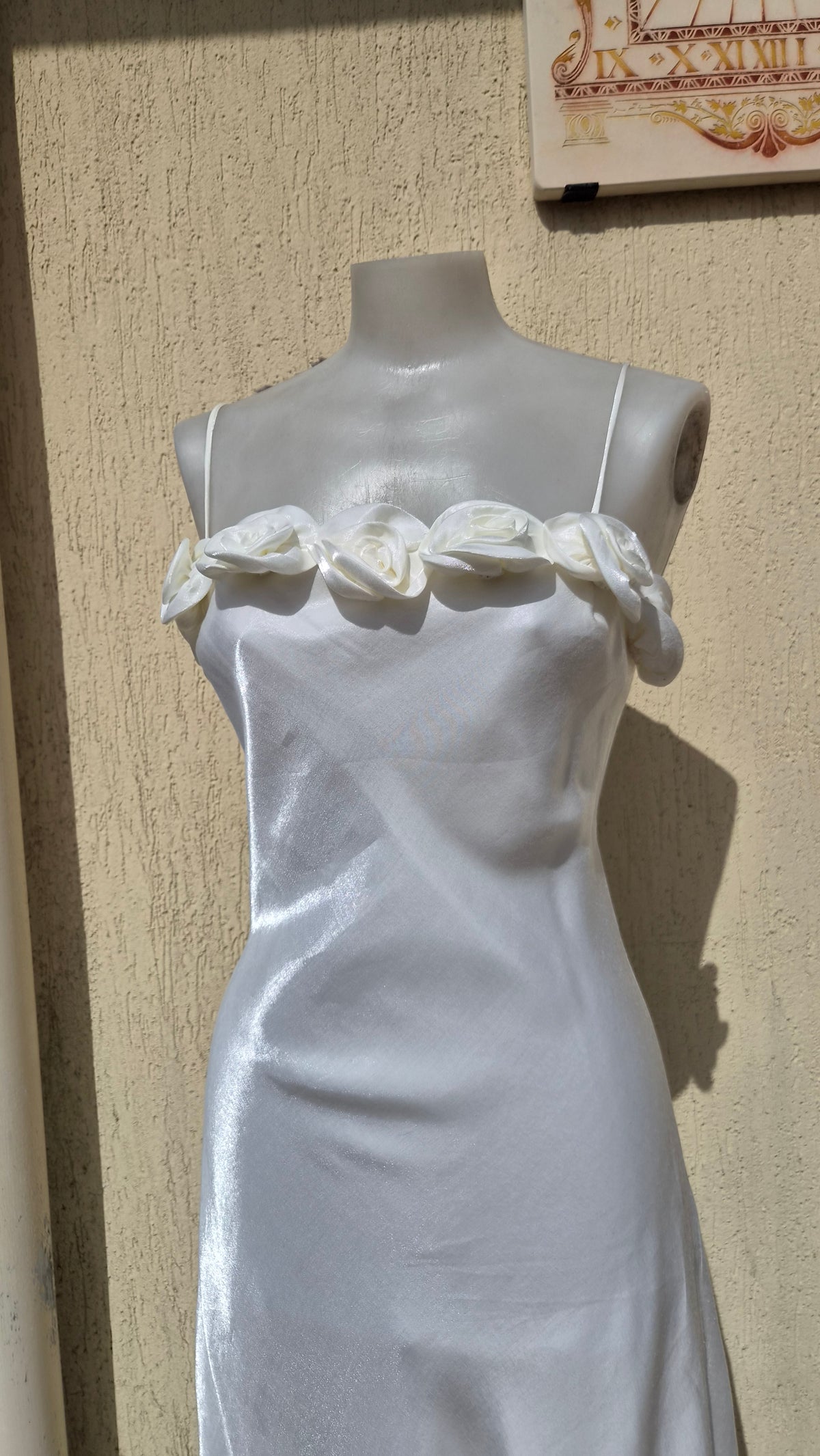 Robe satinée blanche
