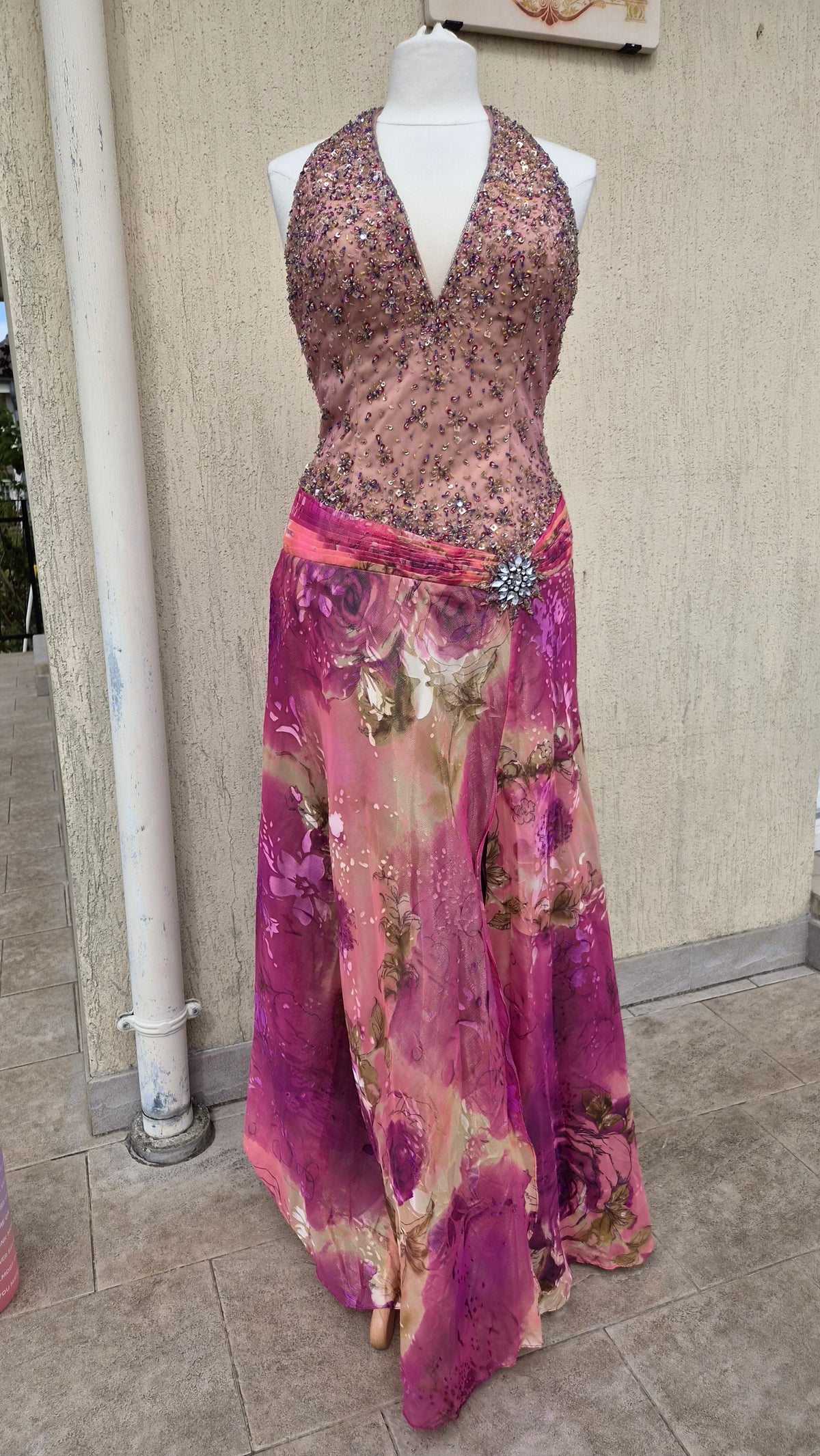 Maxi robe dos nu brodée