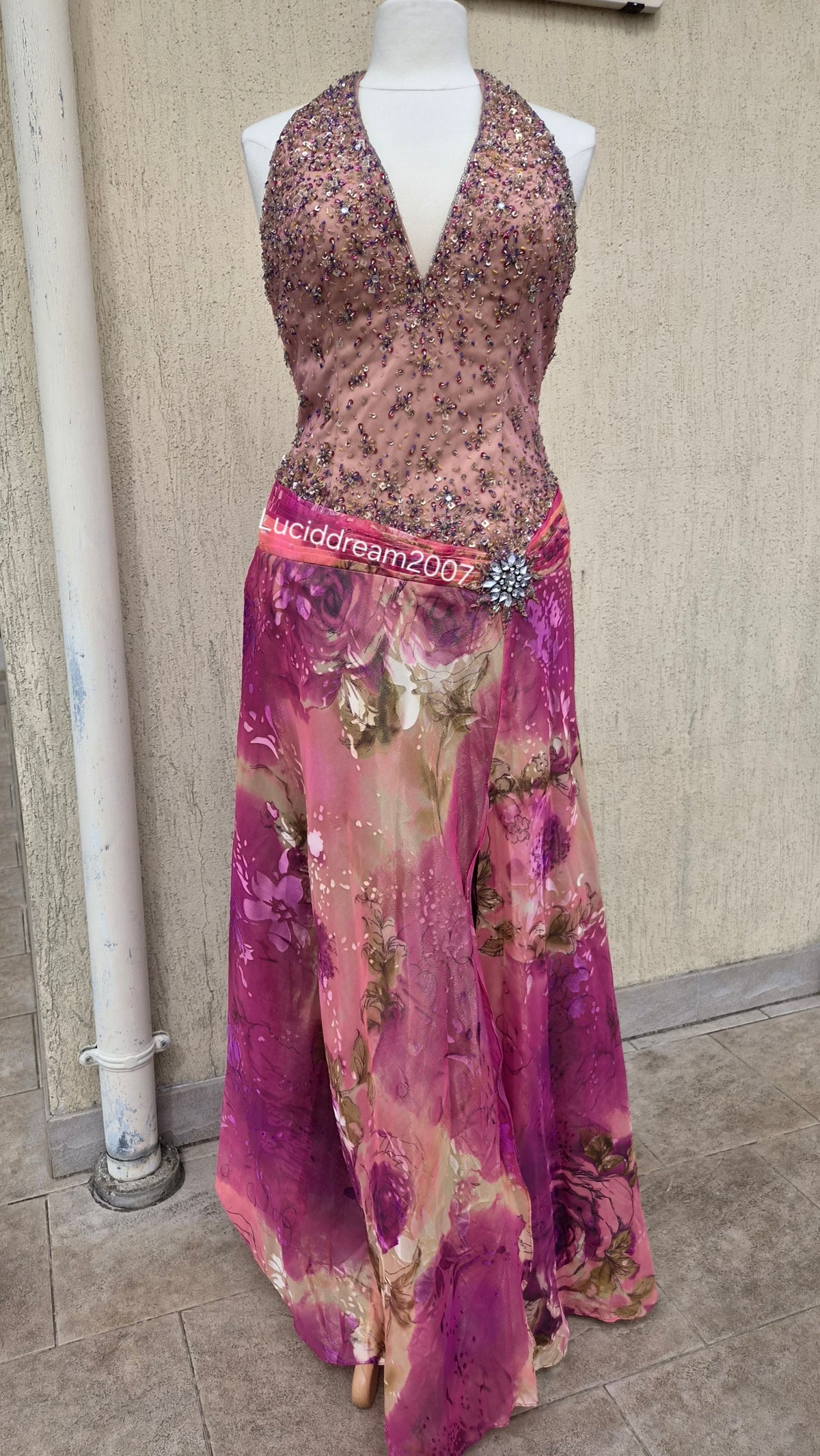 Maxi robe dos nu brodée