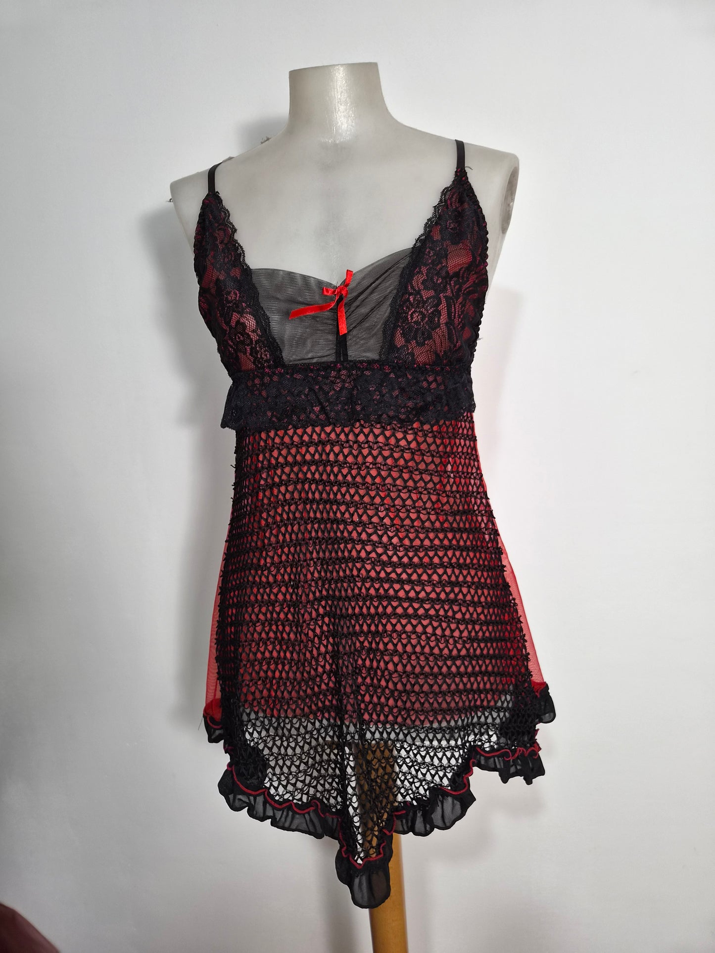 Haut nuisette rouge et noir