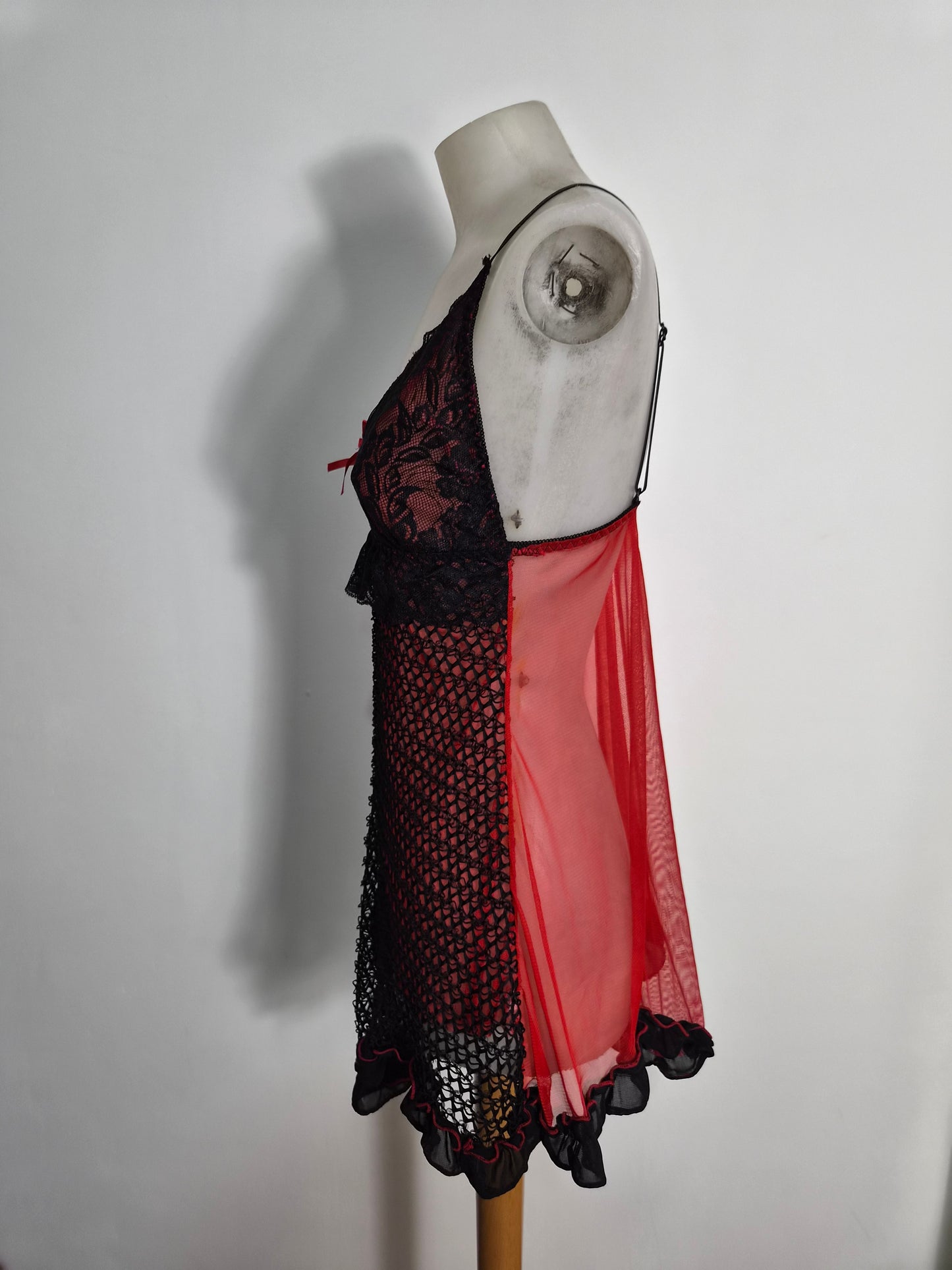 Haut nuisette rouge et noir