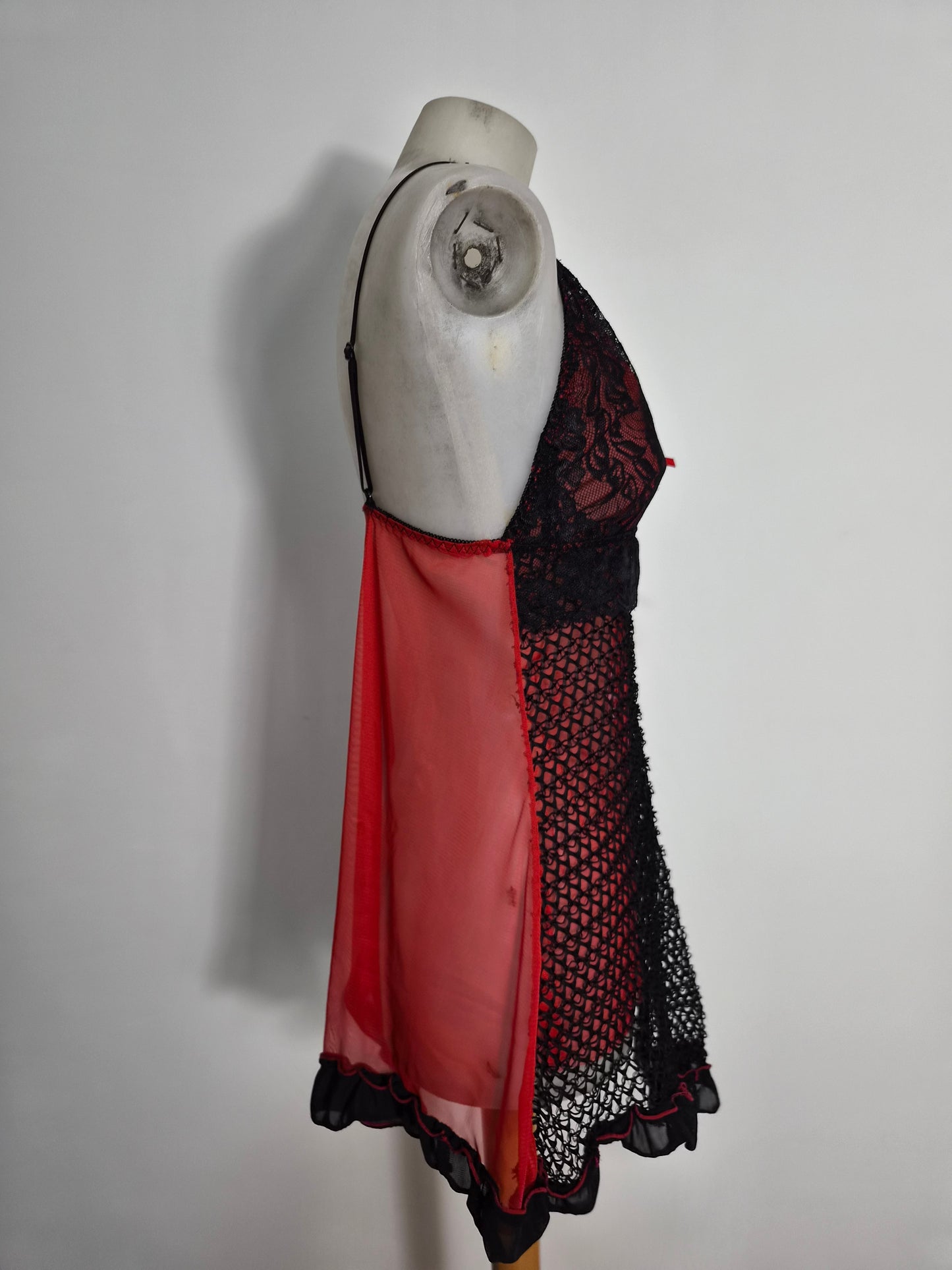 Haut nuisette rouge et noir