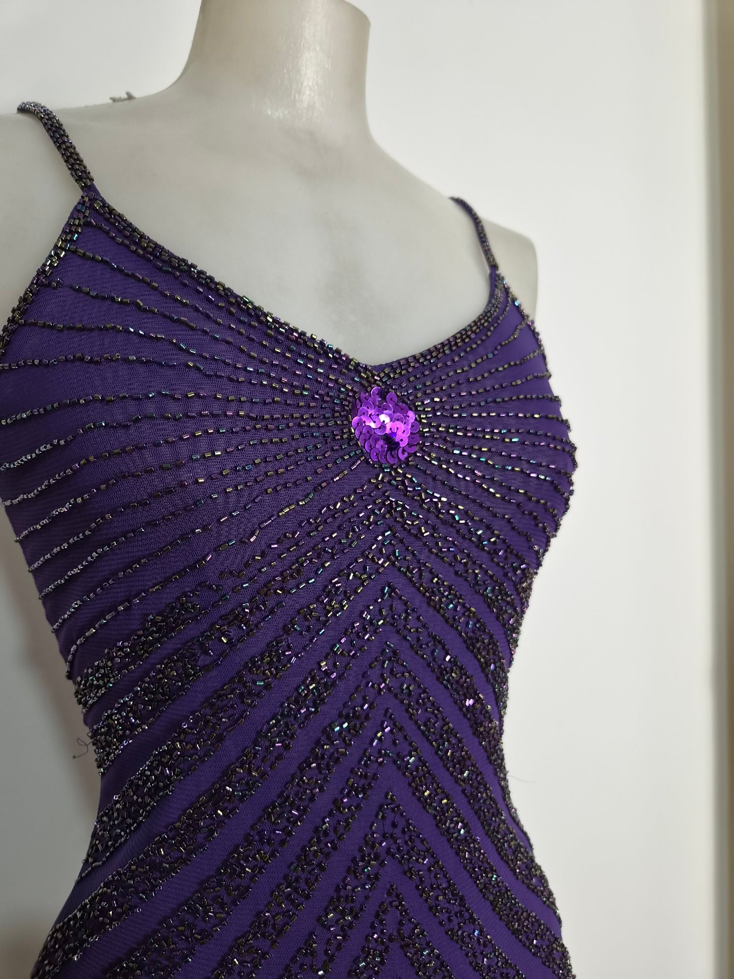 Haut violet brodé de perles
