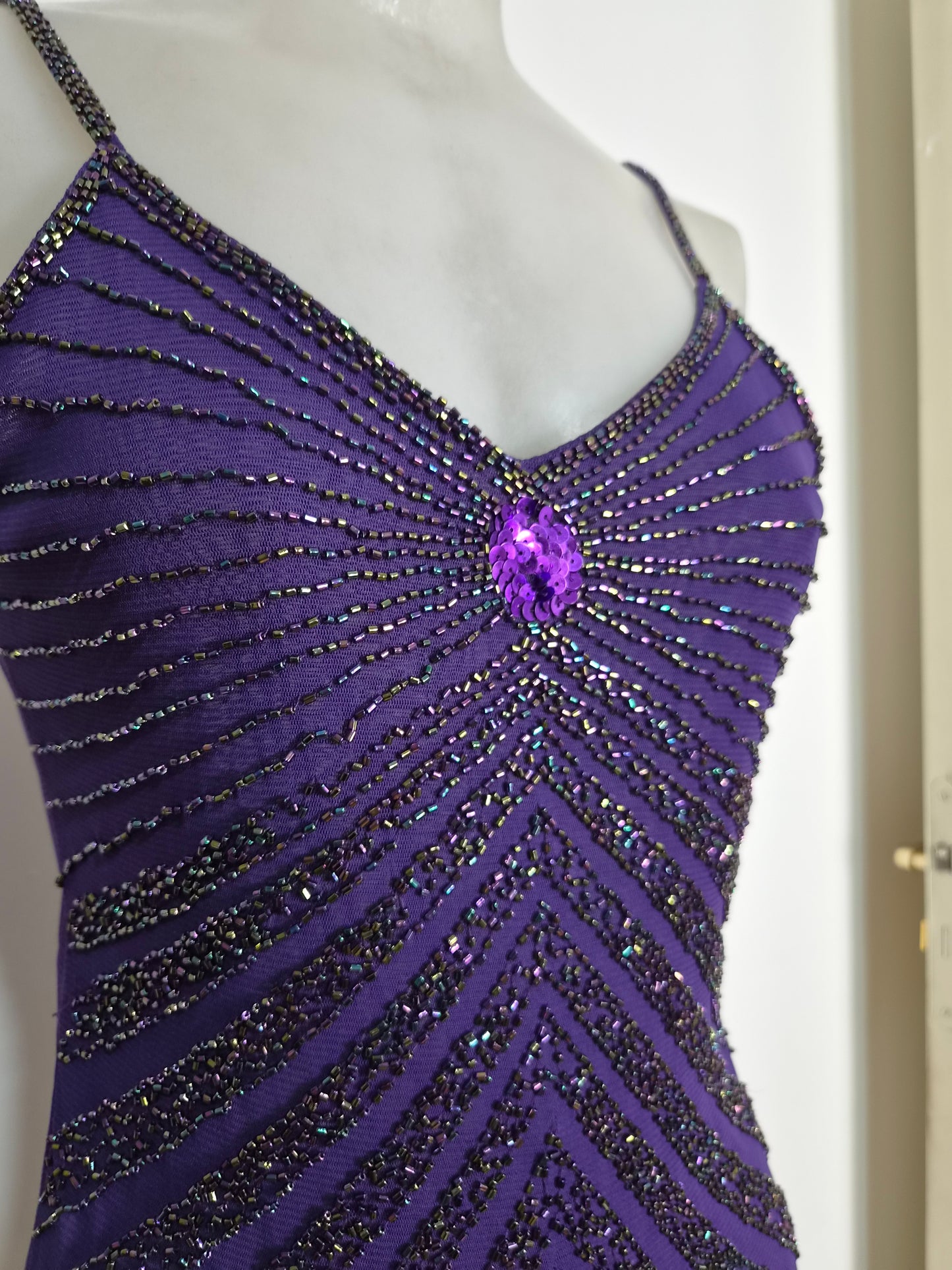 Haut violet brodé de perles