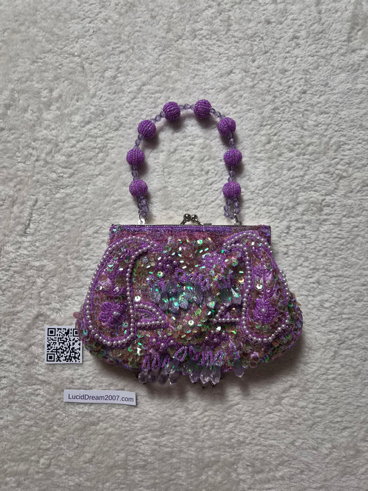 Petite pochette brodée violette