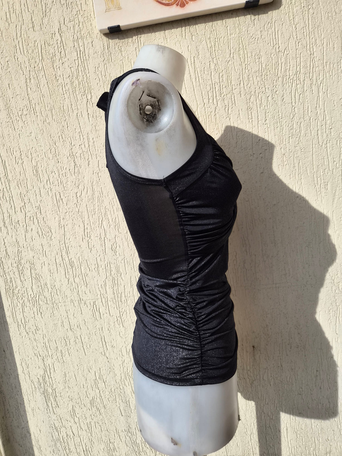 Haut noir à strass